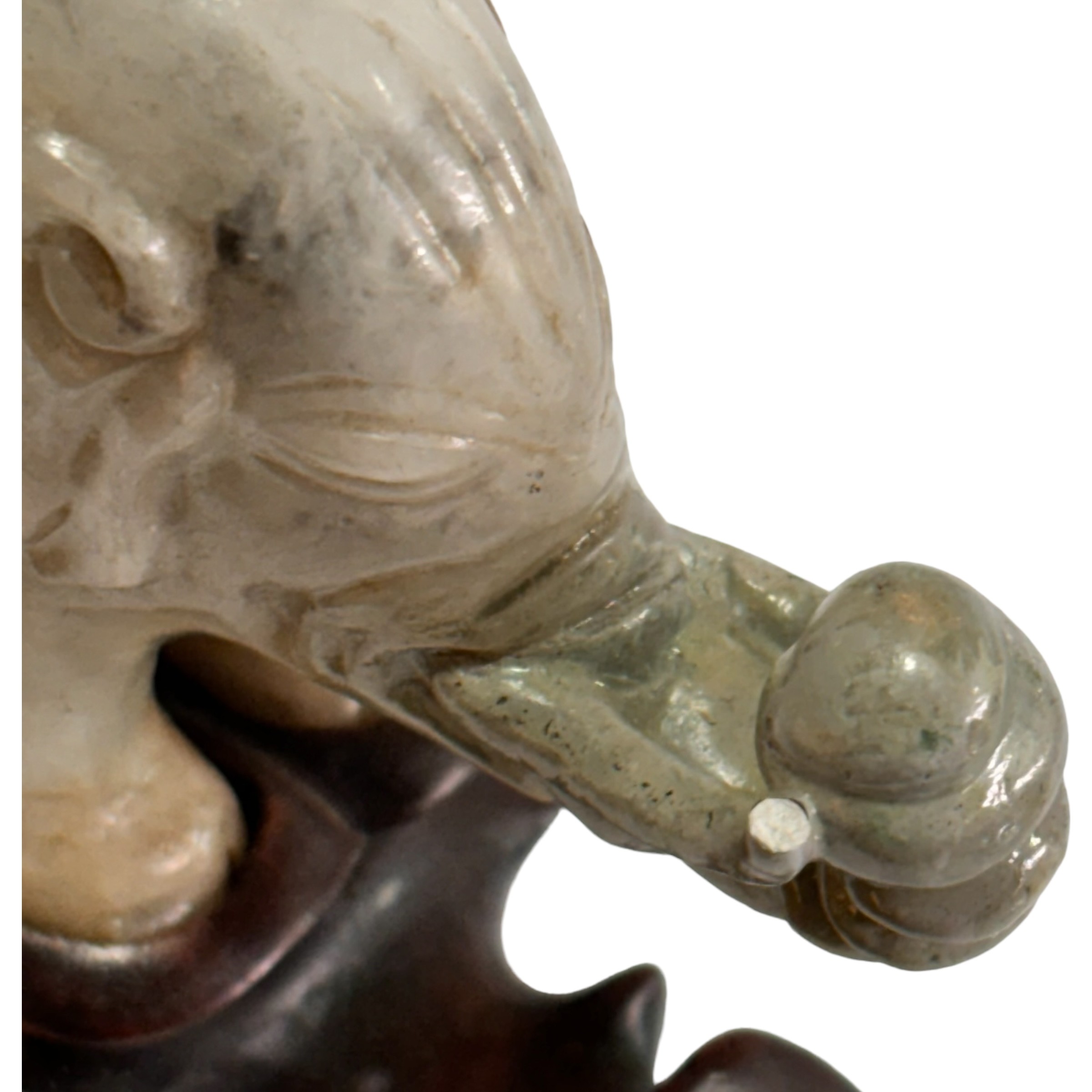 A small pair of Chinese carved jade elephant on carved wood stand, length 10.5cm - Bild 5 aus 5