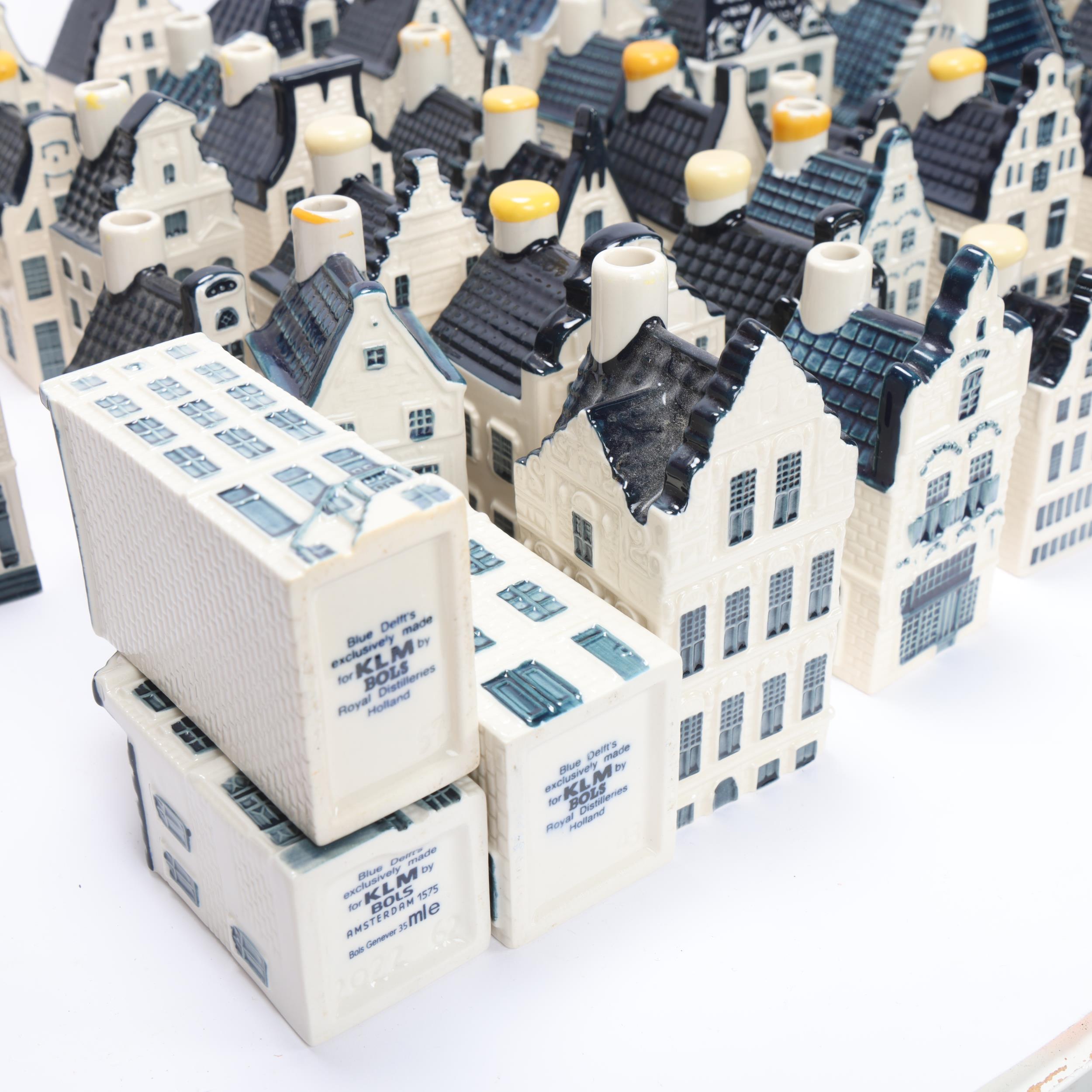 A collection of 71 Blue Delft houses by KPM for Bols Good condition, many opened, no repairs, - Image 3 of 3