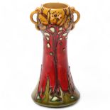 Minton Secessionist vase, circa 1902 - 1910, tube-lined decoration, height 17.5cm Good condition, no