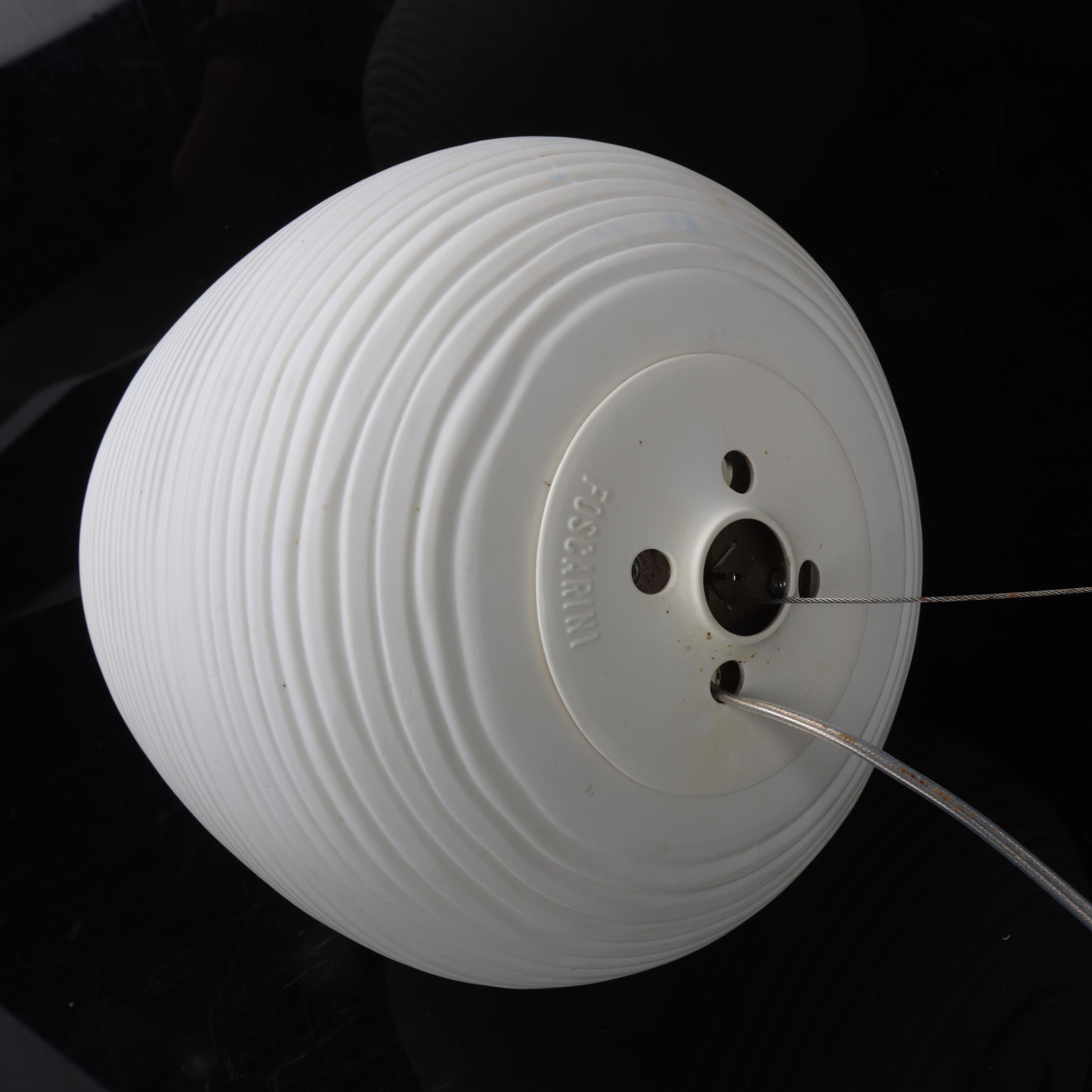 A Foscarini "Rituals" white glass pendant lamp, with white ceiling rose, diameter approx 19cm, shade - Image 2 of 3