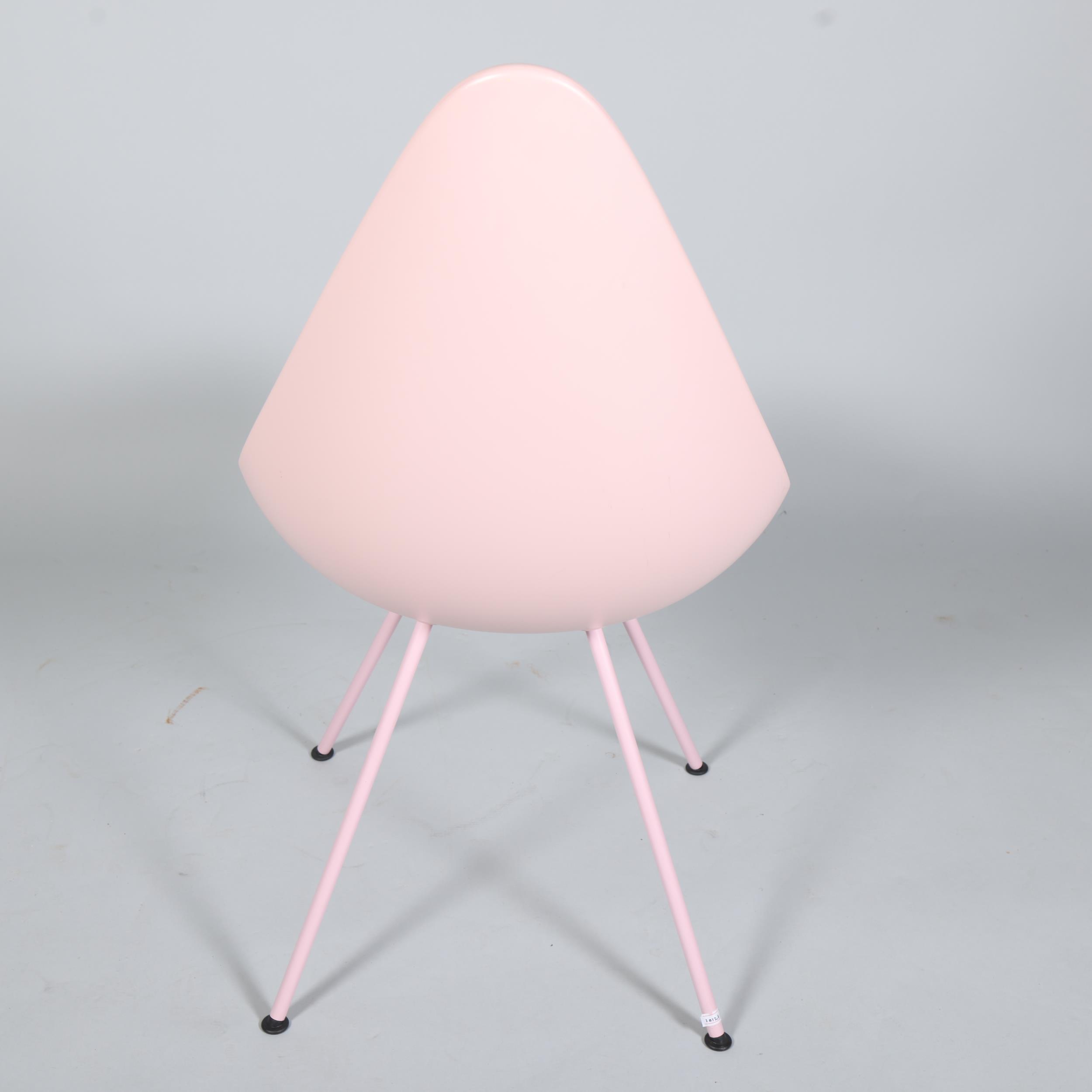 ARNE JACOBSEN - a Fritz Hansen Drop chair , the pink moulded seat on pink enamelled legs, designed - Image 2 of 3