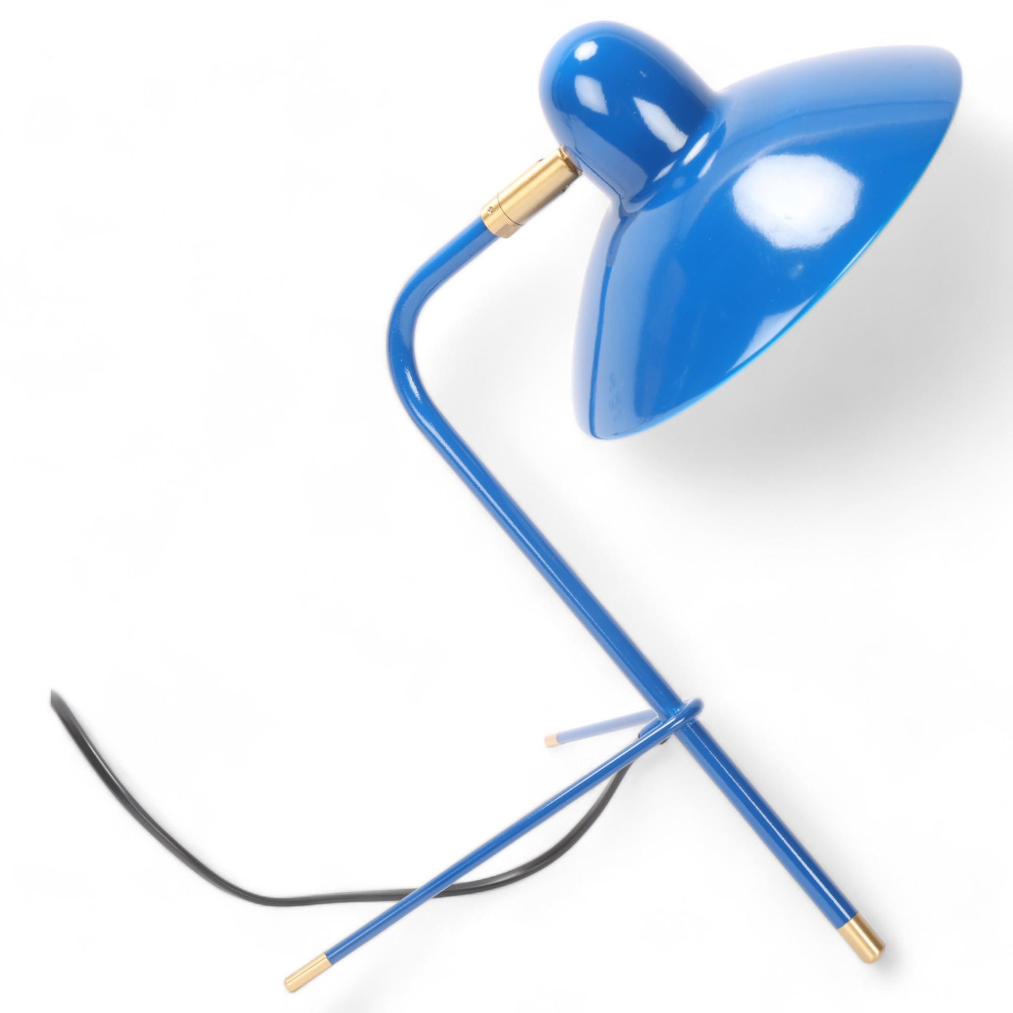 Di Classe, an Arles mid-century style desk lamp by Domei Endo with adjustable blue shade, height