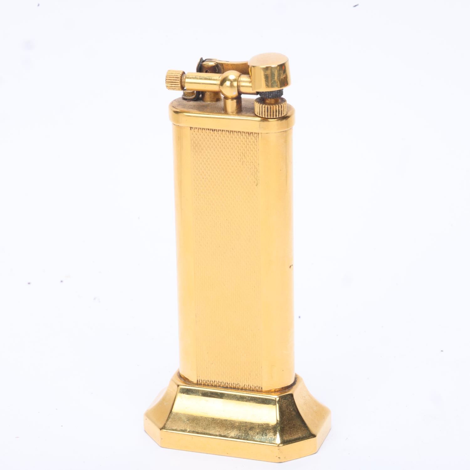 A vintage Dunhill gold plated table lighter, makers marks to base, No 18763, height 10cm Hammer - Bild 3 aus 4