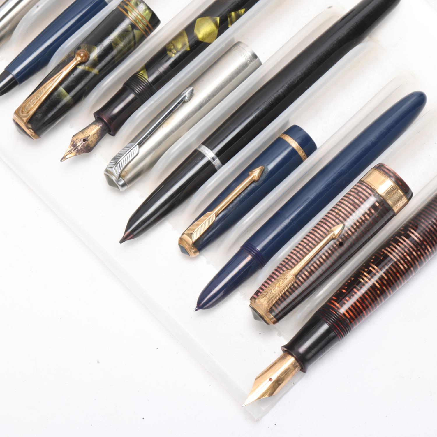 6 vintage Parker fountain pens Untested used condition, black bodied model '17' pen has missing - Image 2 of 4