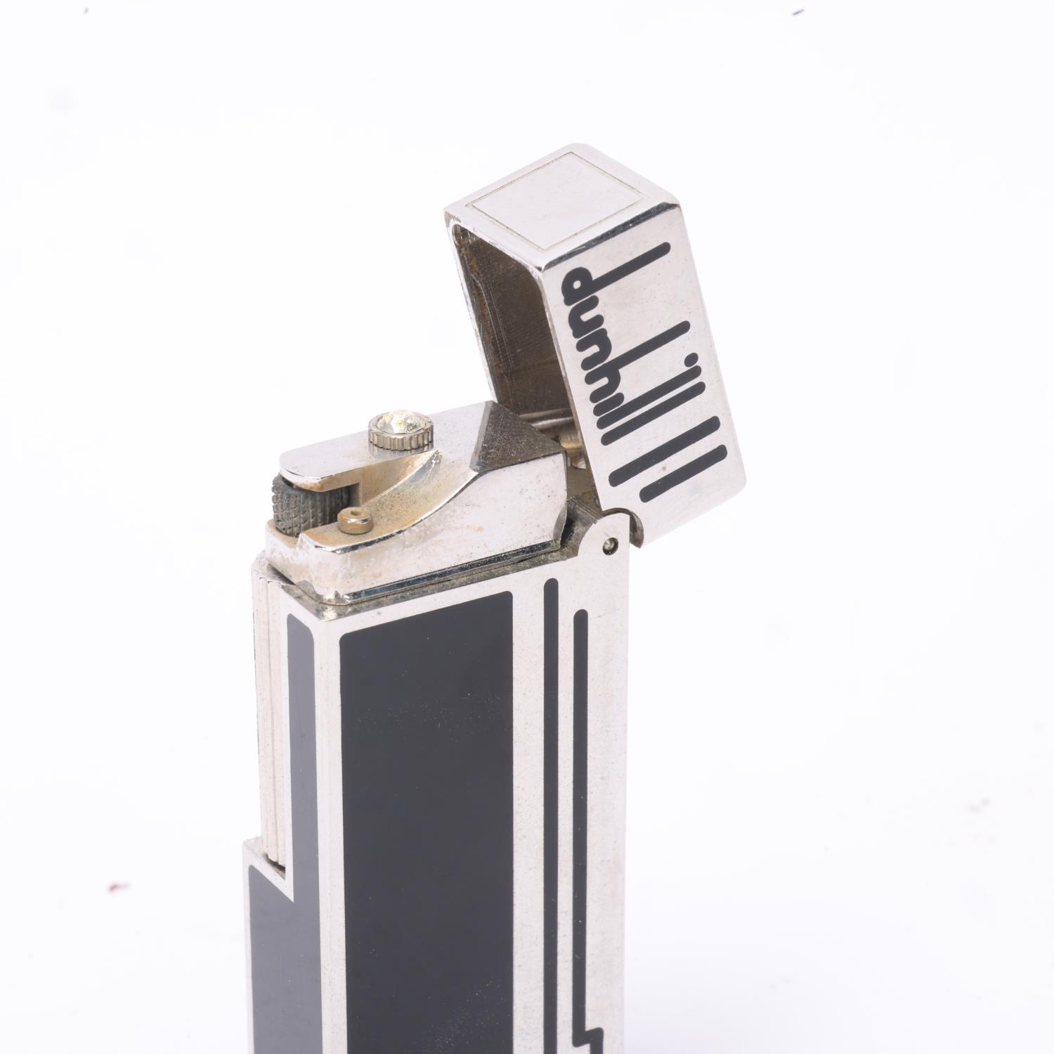 **WITHDRAWN** A vintage Dunhill silver plated Rollagas lighter, with black lacquer detail - Bild 2 aus 4