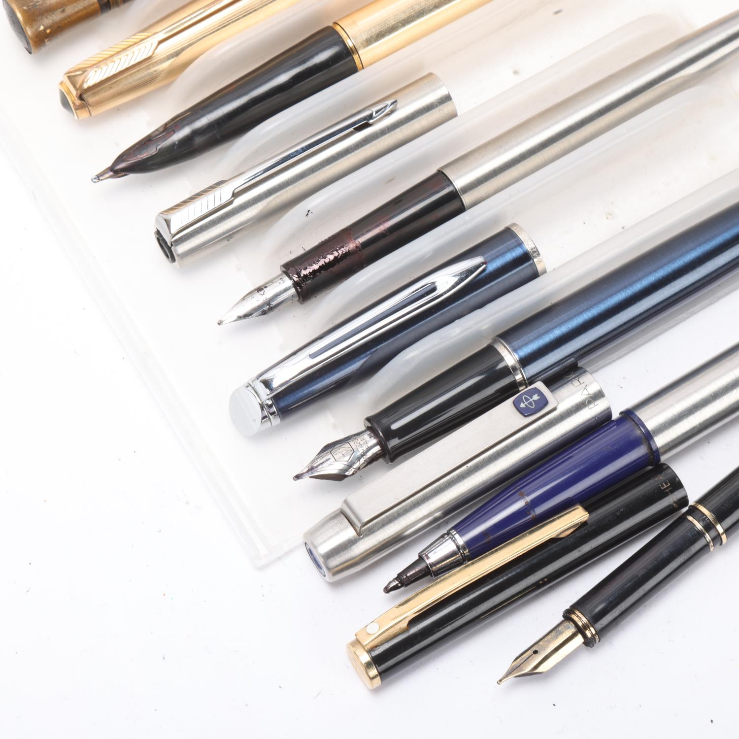 9 fountain pens (6), ballpoint pens (2) and a vintage pencil, including Parker, Waterman, Sheaffer - Image 2 of 4