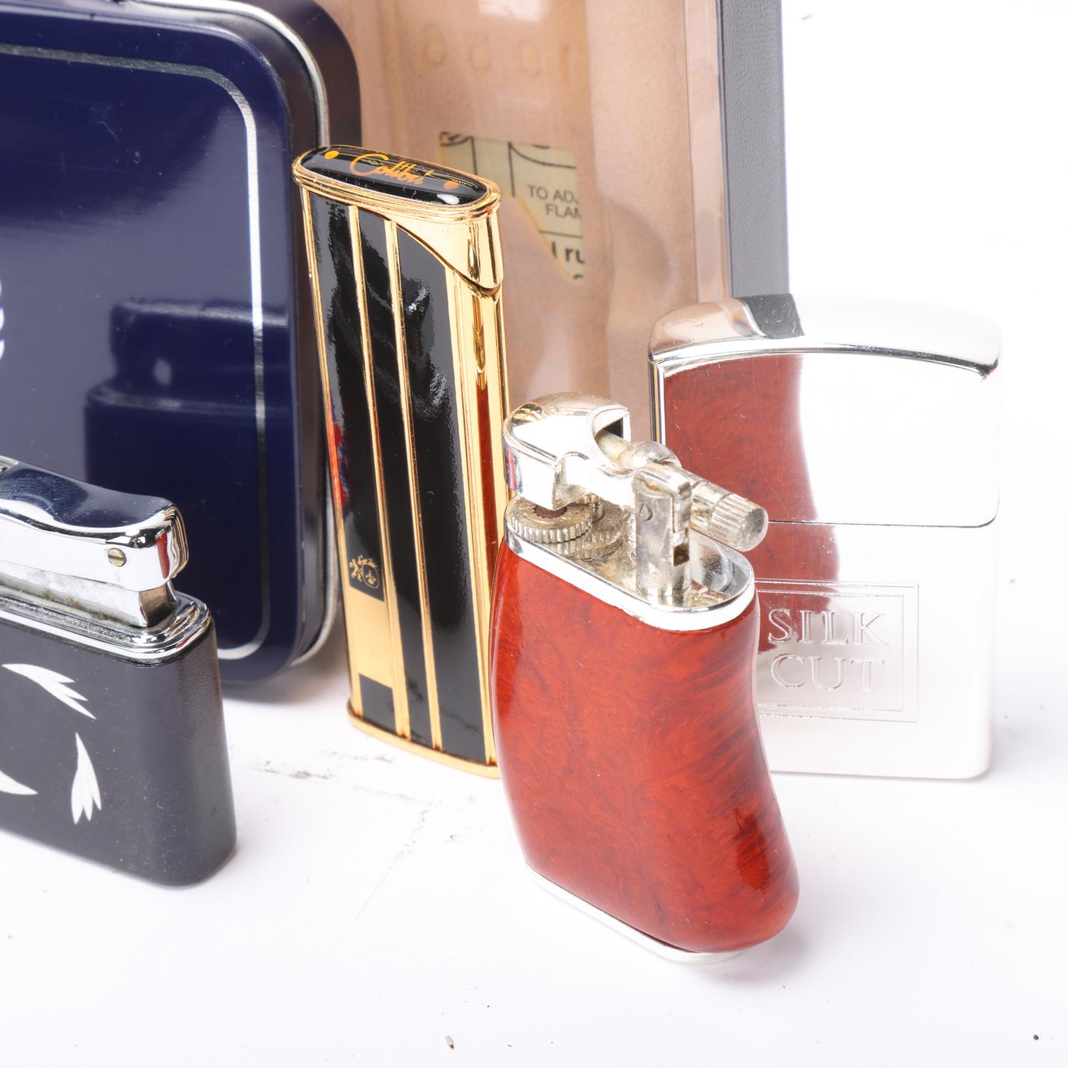 A collection of lighters, two boxed Ronson Centenary, boxed Zippo, Colibri etc. (8) - Bild 3 aus 4