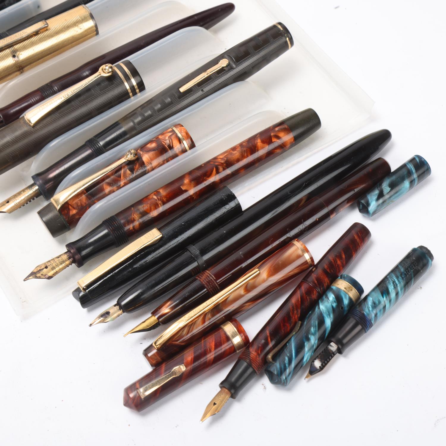 9 vintage Eversharpe / Wahl fountain pens, 1920s' - 60s' models Most in complete untested condition, - Image 2 of 4