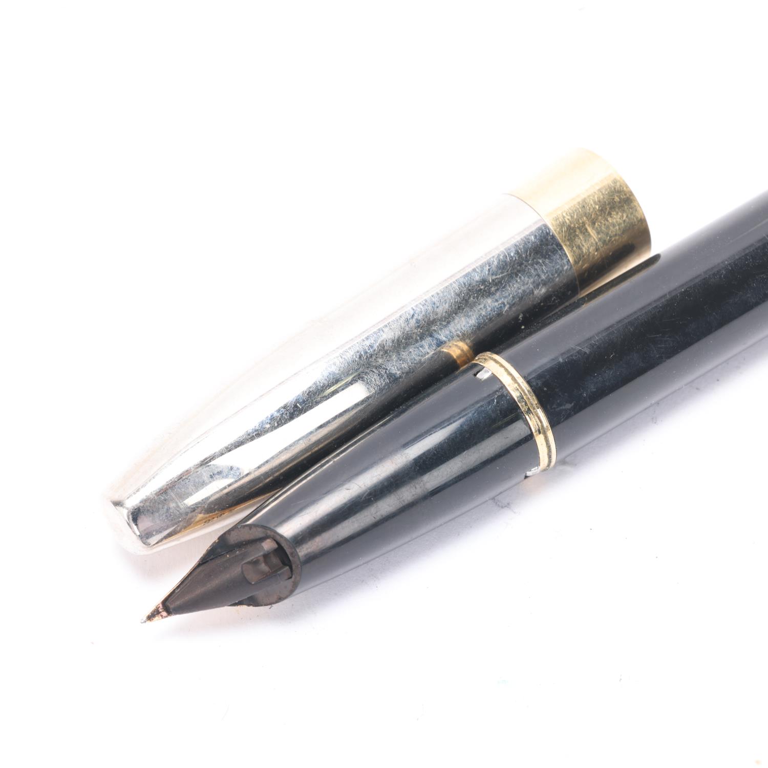 A Sheaffer Legacy Heritage fountain pen, with black body and palladium cap and 18ct gold nib - Image 3 of 4