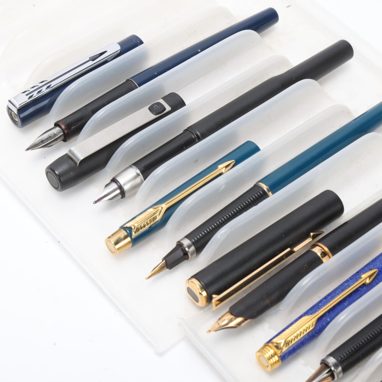 9 Parker fountain pens, 1970s' to 1990s' Good untested condition, some wear commensurate with age - Bild 3 aus 4