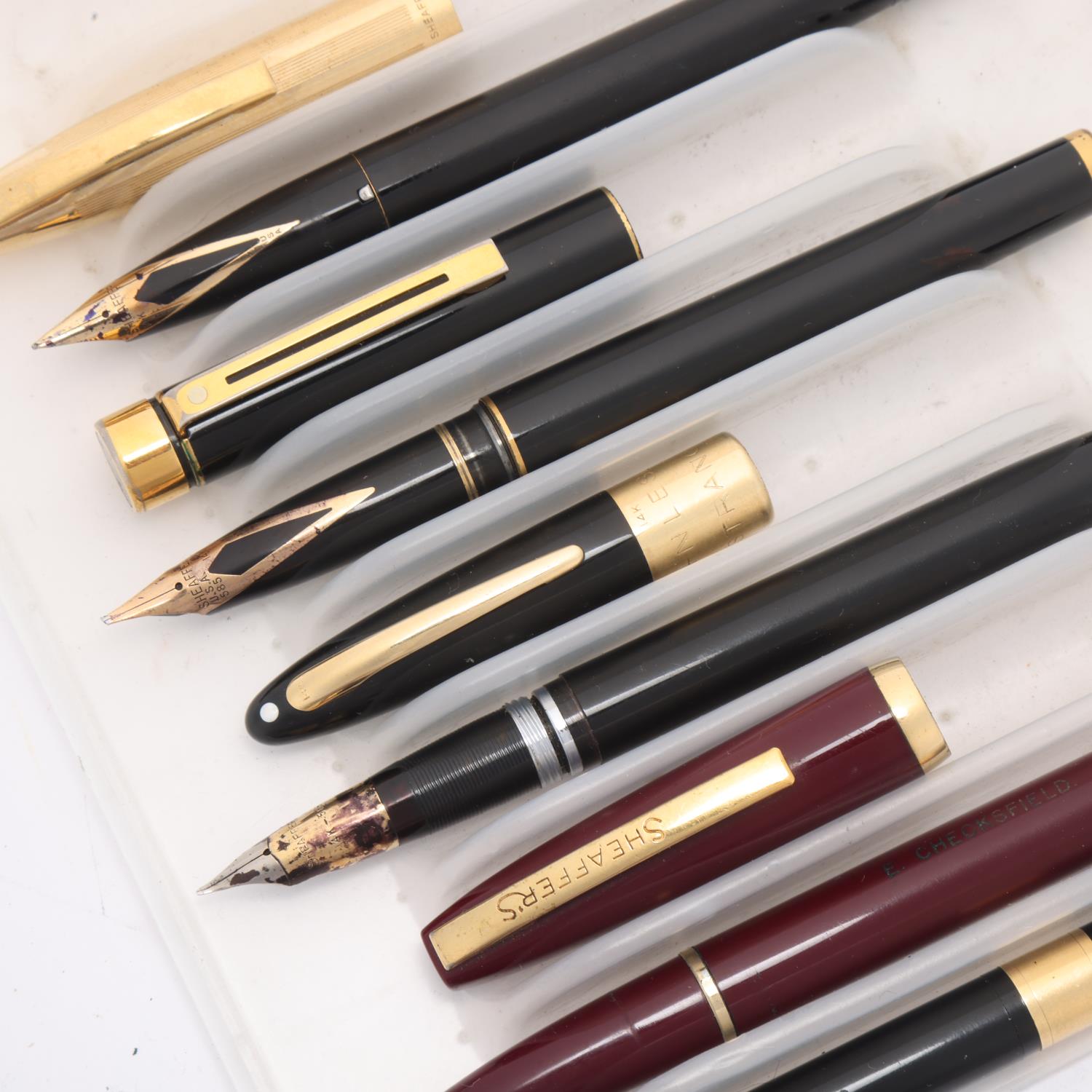 4 vintage Sheaffer fountain pens and a Schaffer's 500 pencil, all pens with 14k nib, 1 pen with - Image 2 of 4