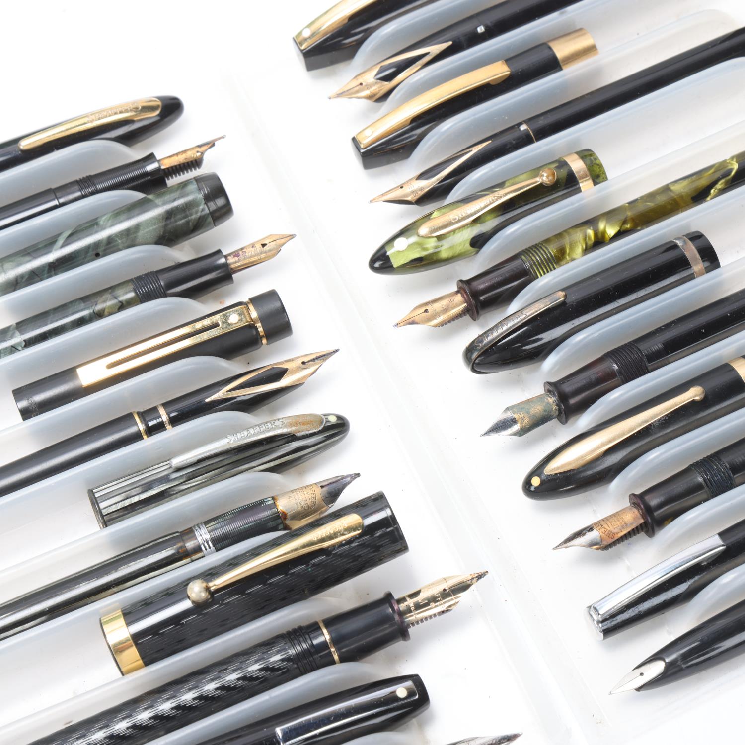 12 vintage Sheaffer fountain pens, 7 with 14ct nibs All in complete untested condition, some wear - Image 2 of 4