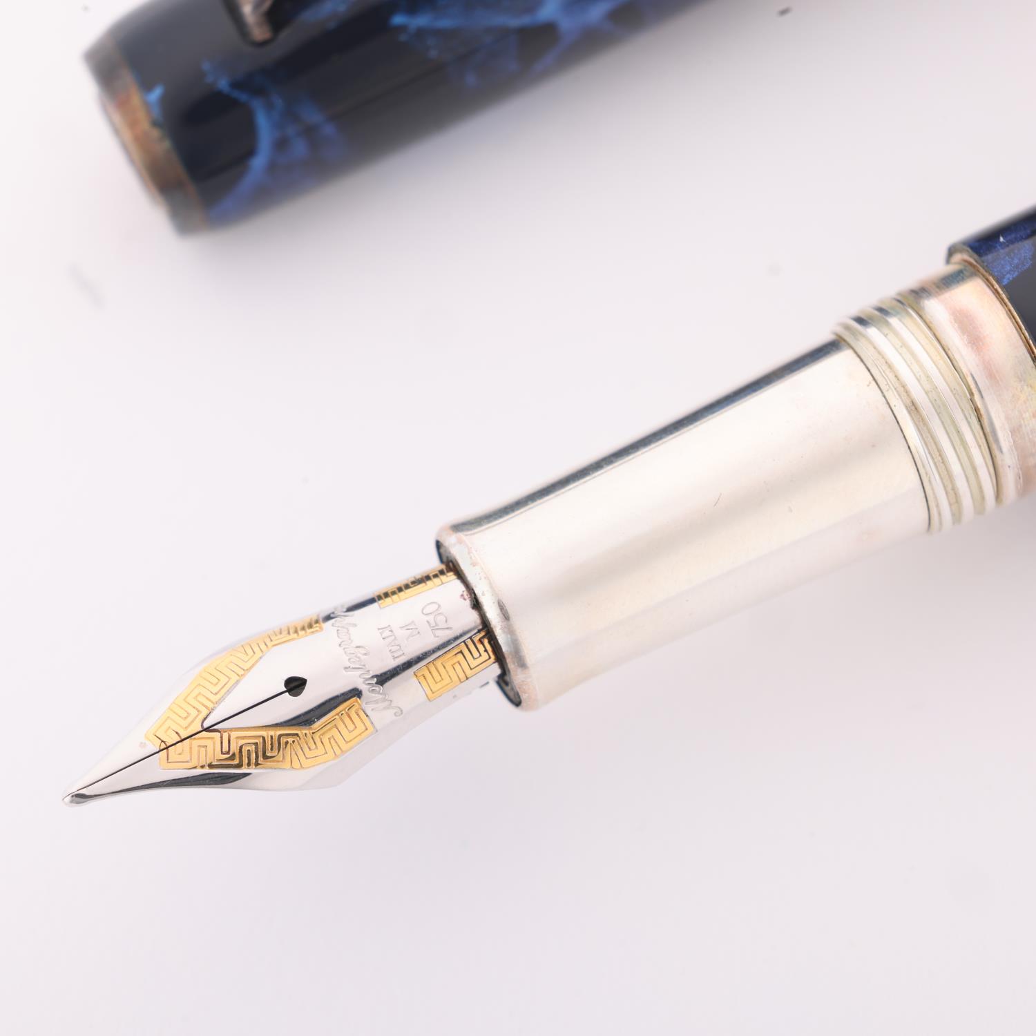 A Montegrappa fountain pen, model Z300/XMB-FP B, marble blue resin body with 18ct gold M nib and - Bild 2 aus 4