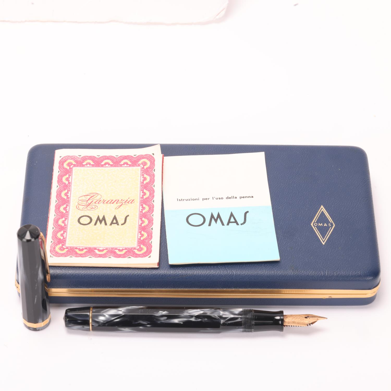 An Omas Dama fountain pen, with 14ct nib and black marbled resin, marked "EXTRA 445846 - Image 4 of 4
