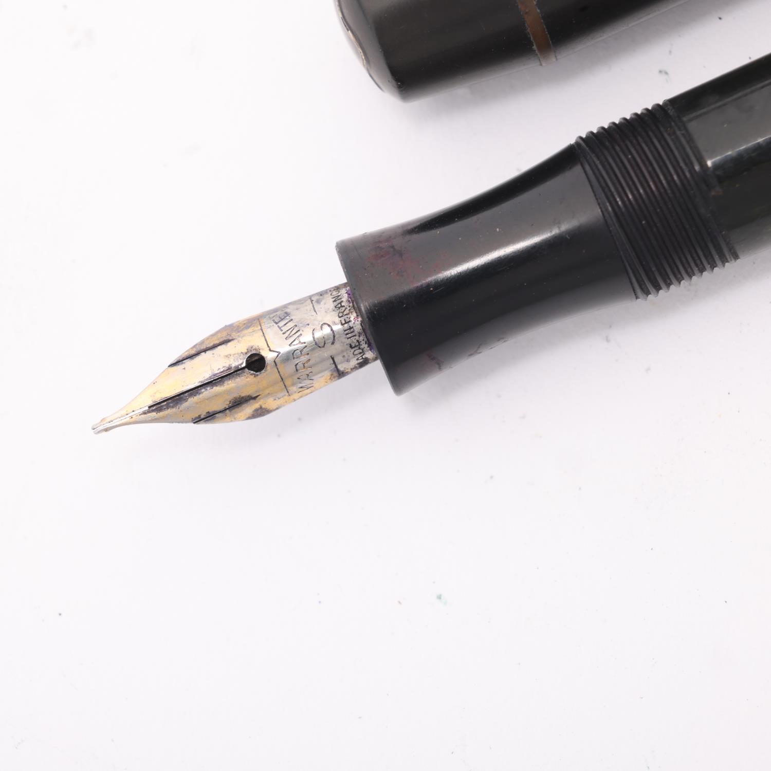 A vintage Montblanc 332 fountain pen, piston fill, makers mark to cap Replacement nib, otherwise - Bild 2 aus 4
