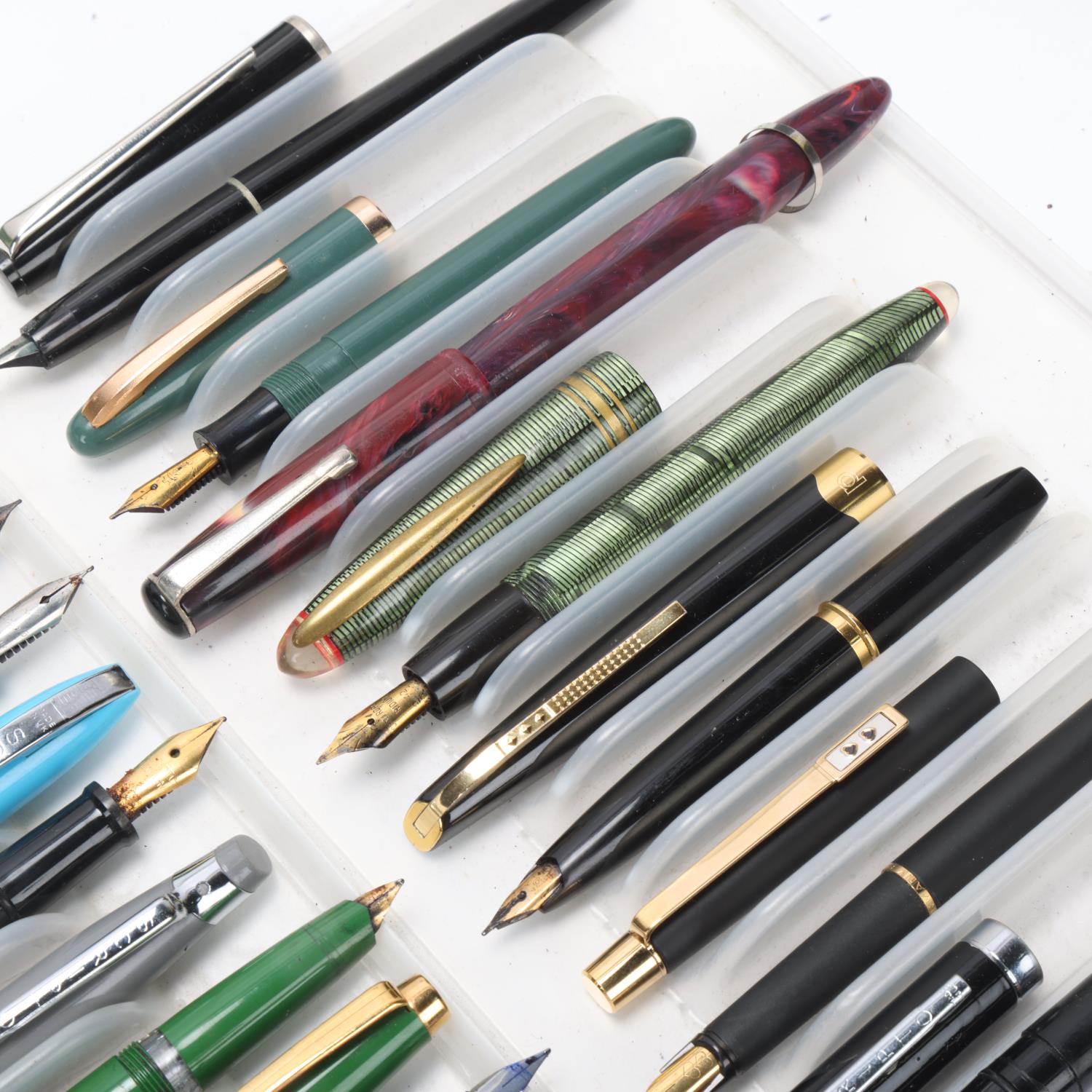 12 mid to late 20th century fountain pens, 3 x Scripto, 3 x Papermate, 3 x Centropen, 2 x Tallon, - Bild 2 aus 4