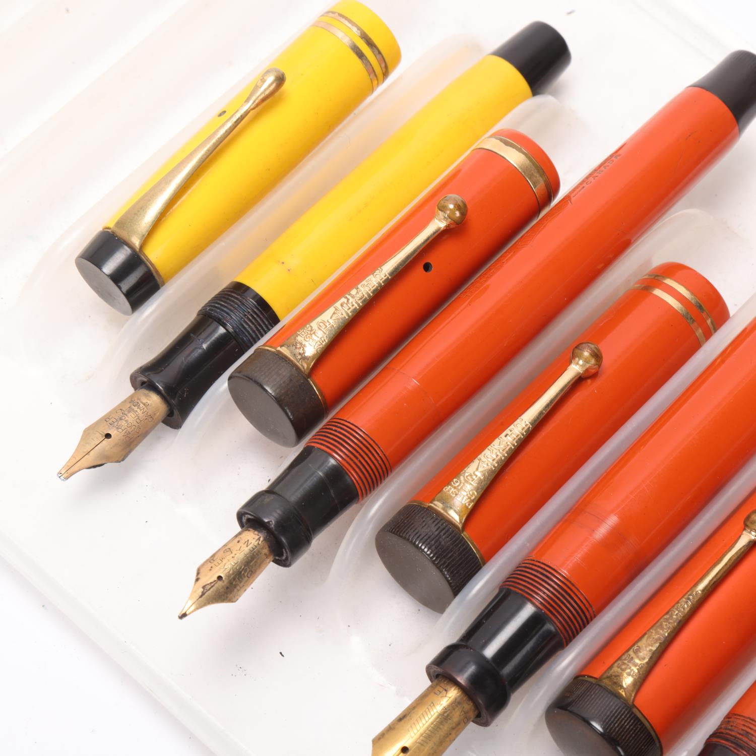 4 vintage Parker Duofold "Lucky Curve" fountain pens, with sprung pump "Vacumatic" fill system All - Image 3 of 4