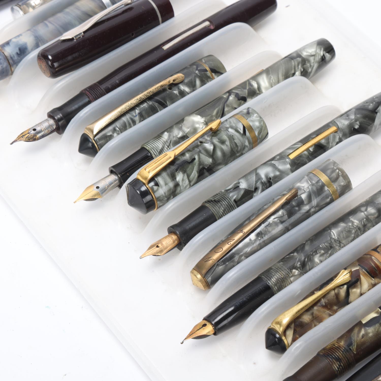 14 vintage Unique fountain pens, most 1930s' /40s', models include, Junior, Nova etc, some with 14ct - Image 3 of 4