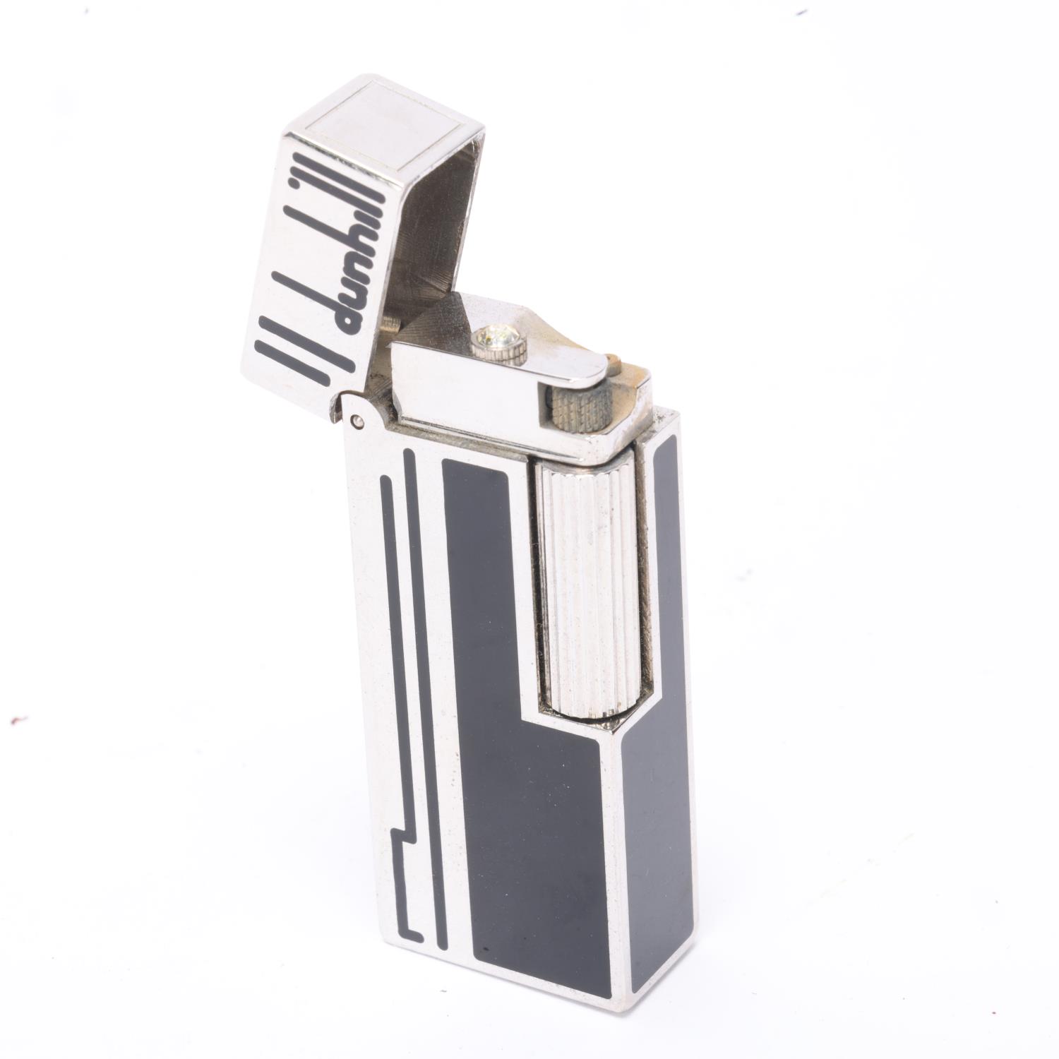 **WITHDRAWN** A vintage Dunhill silver plated Rollagas lighter, with black lacquer detail - Bild 3 aus 4