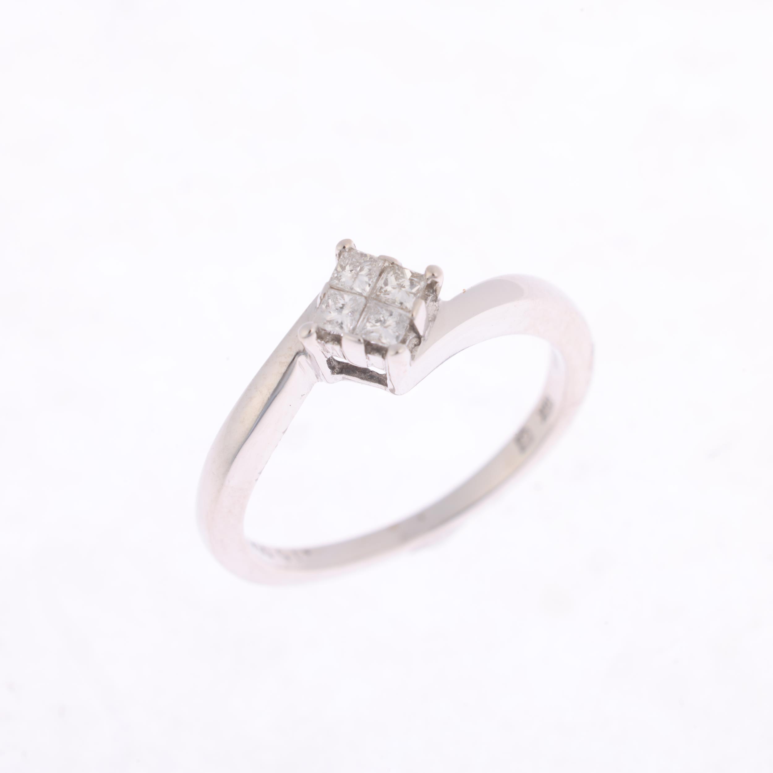 An 18ct white gold diamond cluster crossover ring, set with Princess-cut diamonds, total diamond - Image 2 of 4