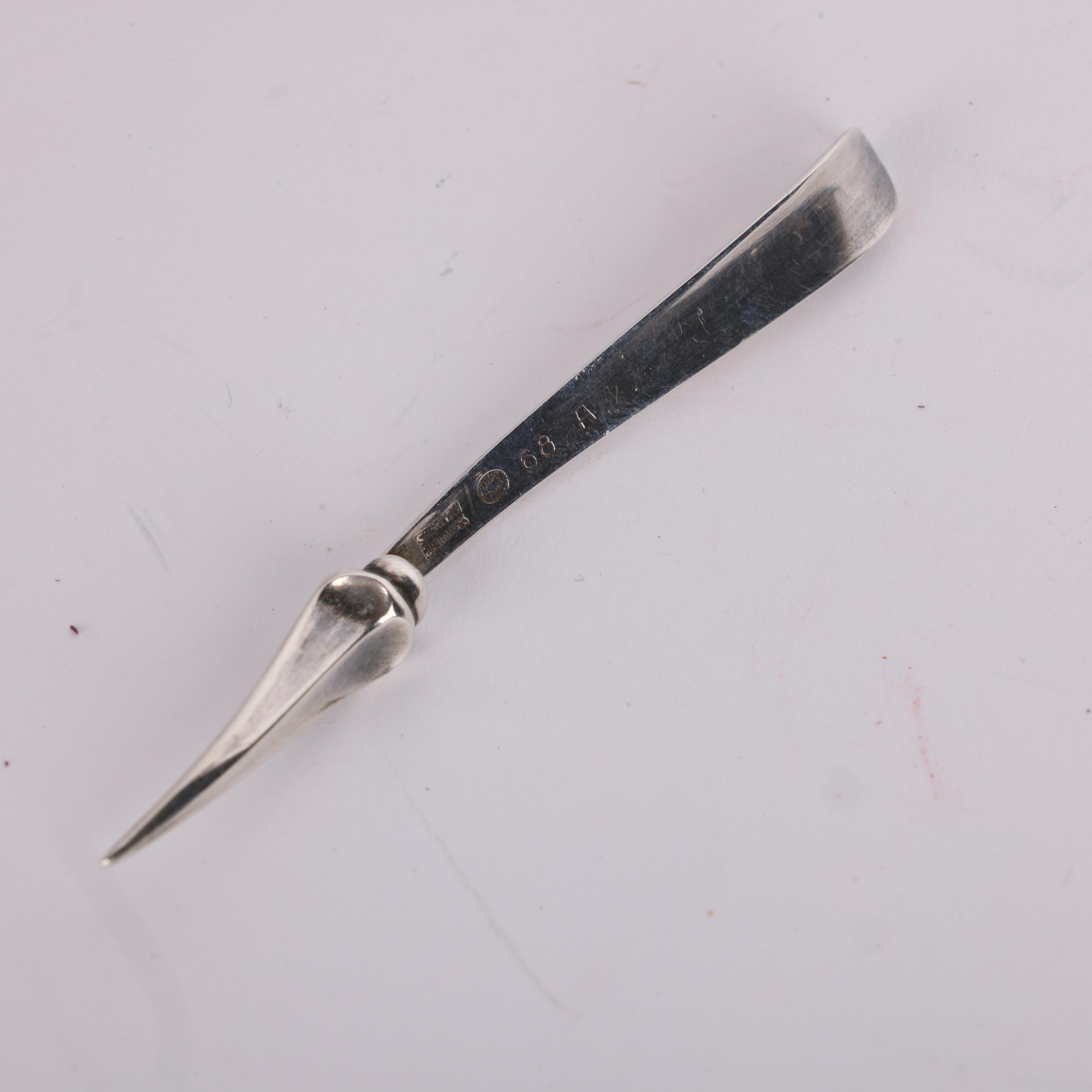 GEORG JENSEN - a Danish modernist sterling silver nut pick, model no. 68A, 7.5cm Condition Report: - Bild 2 aus 3