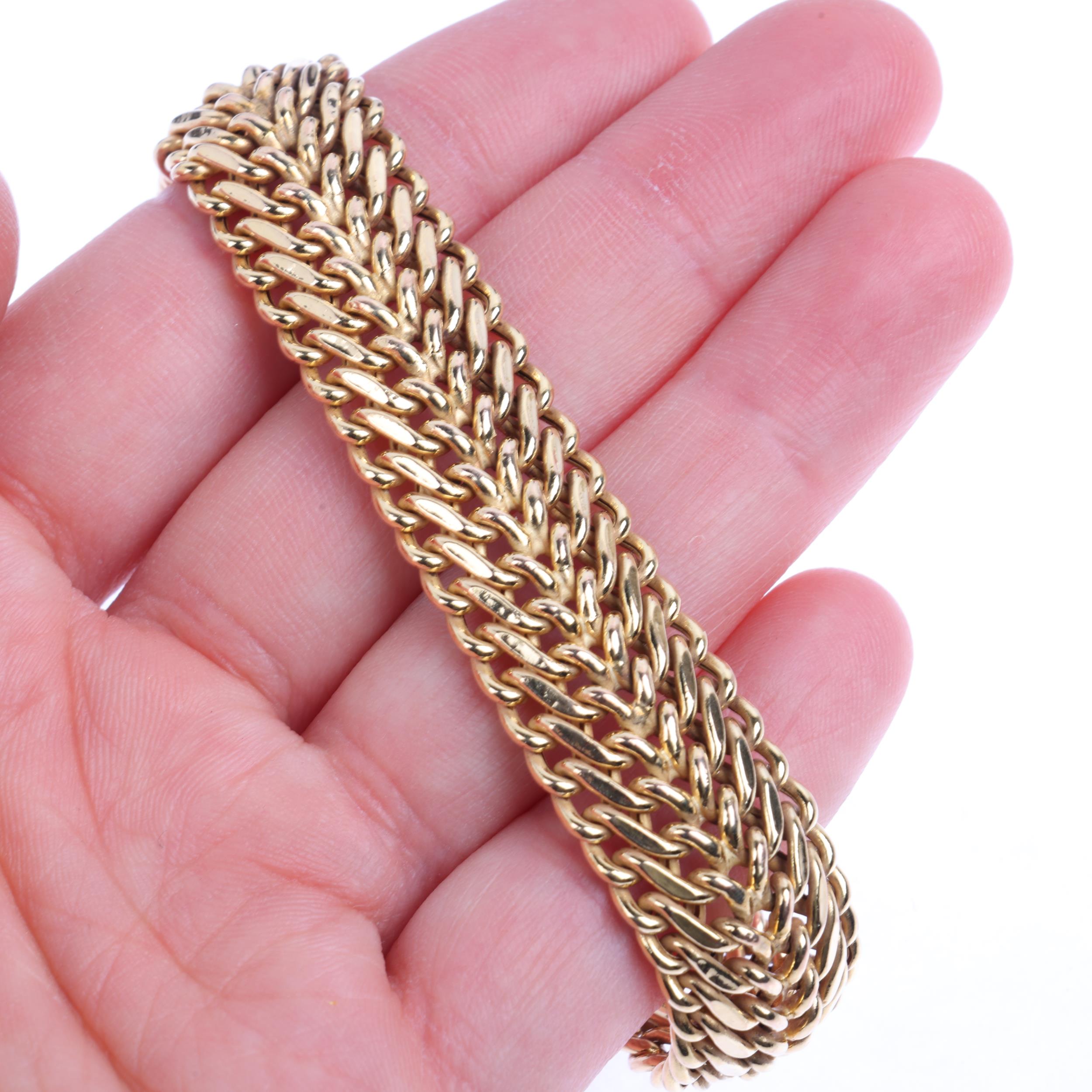 An Italian 9ct gold multiple hollow curb link chain bracelet, band width 14.9mm, 19cm, 16.9g - Image 4 of 4