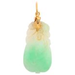 A Chinese carved jade gourd fruit pendant, with unmarked 21ct gold mount, 32.3mm, 3.9g Condition