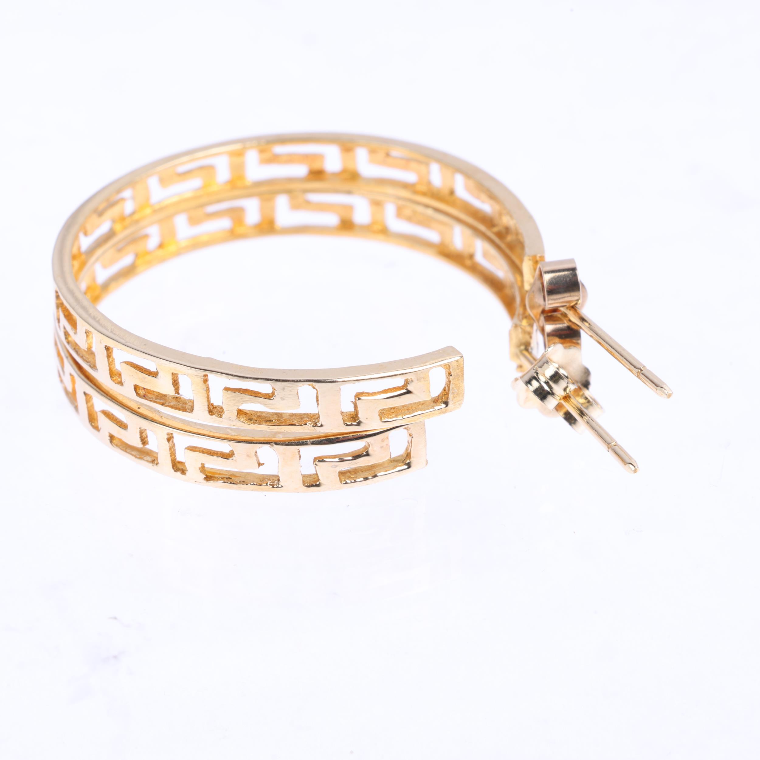 A pair of 14ct gold Greek Key hoop earrings, with stud fittings, 29.6mm, 5.1g Condition Report: No - Image 3 of 4