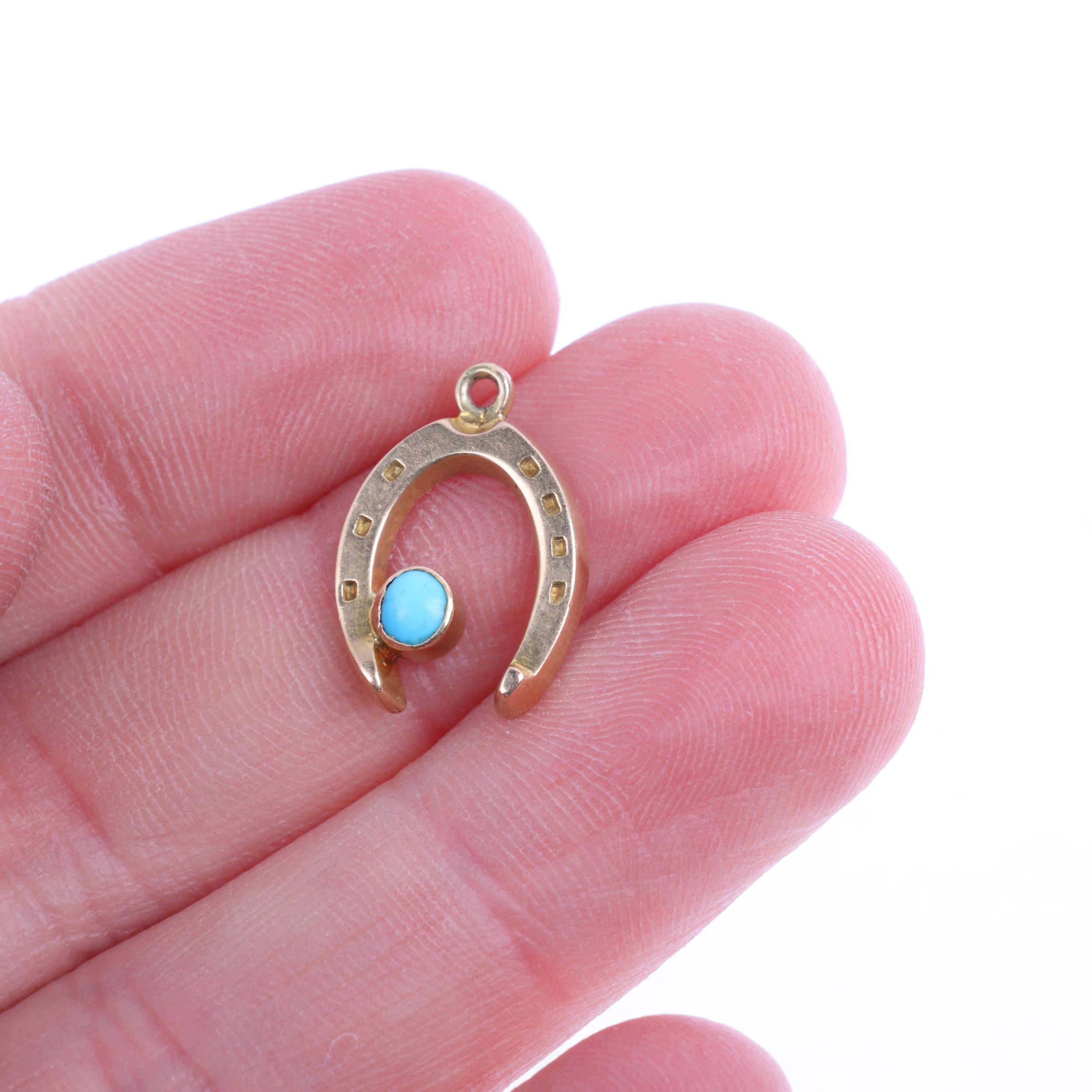 A Victorian 15ct gold turquoise lucky horseshoe charm/pendant, maker SS, 16.6mm, 1.6g Condition - Image 4 of 4