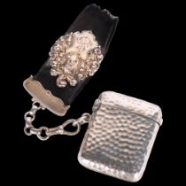 A late Victorian silver planished Vesta case, with silver armorial fob Vesta, 4.5cm x 4cm