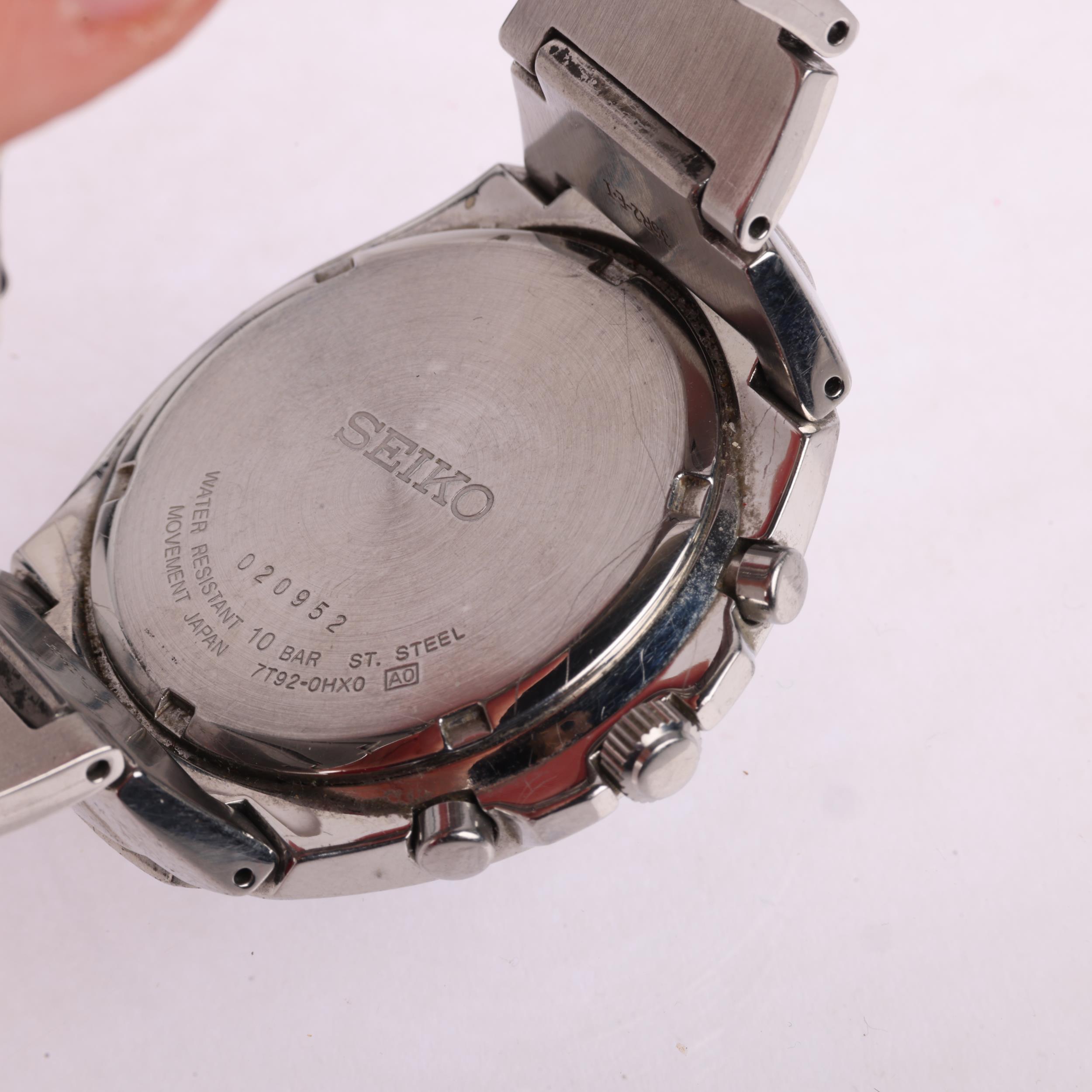 SEIKO - a stainless steel quartz chronograph calendar bracelet watch, ref. 7T92-0HX0, circa 2010, - Image 4 of 5