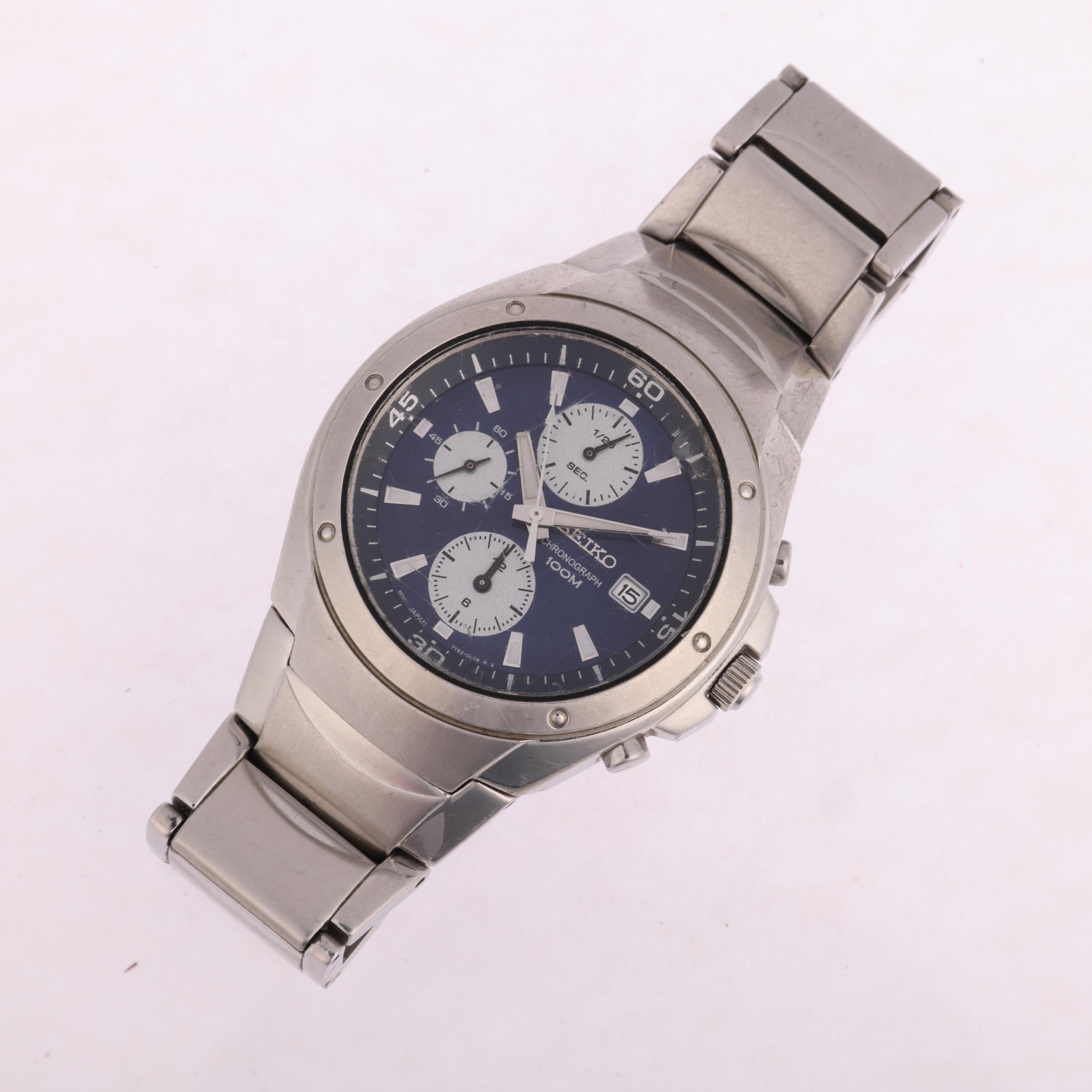 SEIKO - a stainless steel quartz chronograph calendar bracelet watch, ref. 7T92-0HX0, circa 2010, - Image 2 of 5