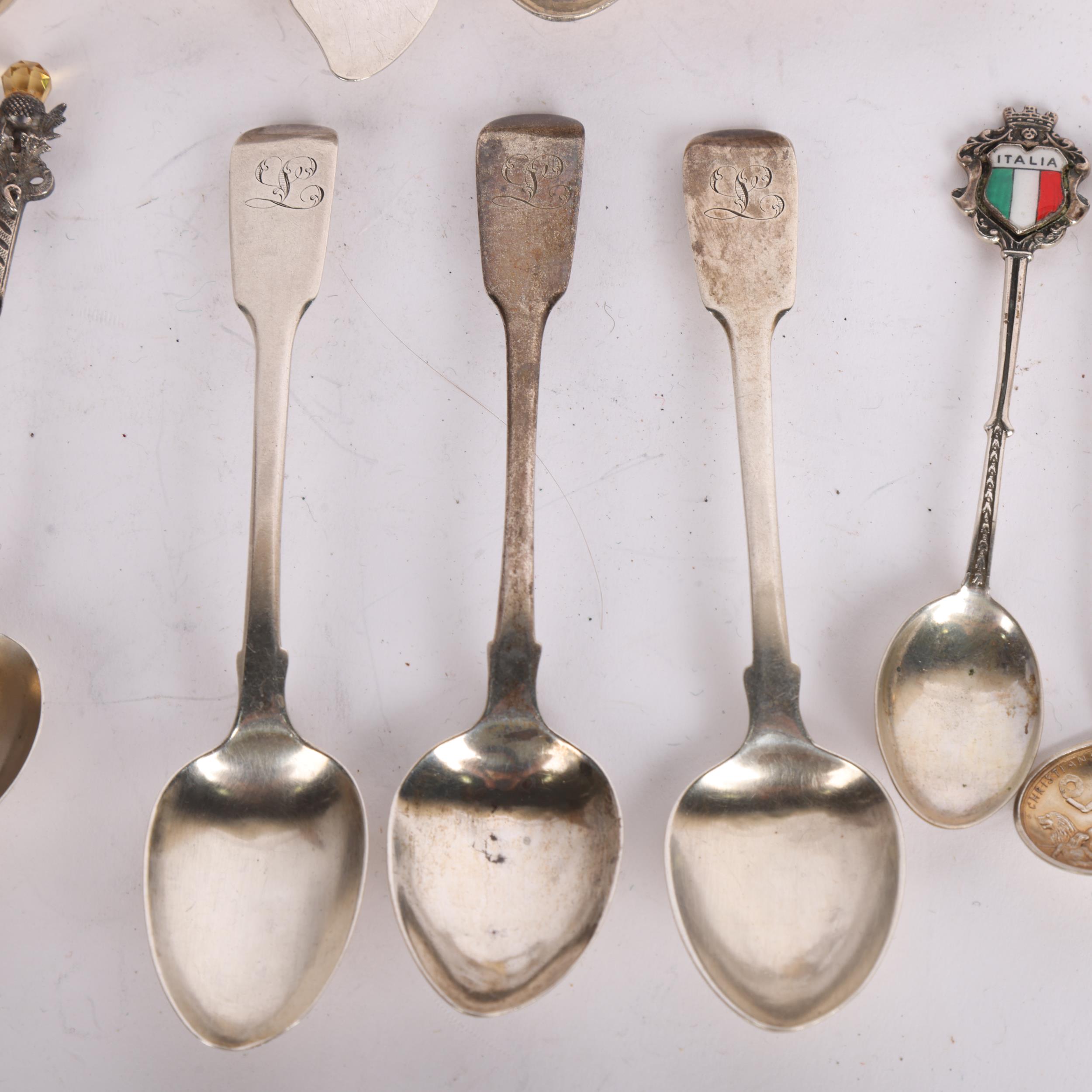 Various silver, including teaspoons, hairbrush, etc, 8oz weighable Condition Report: Lot sold as - Image 2 of 3