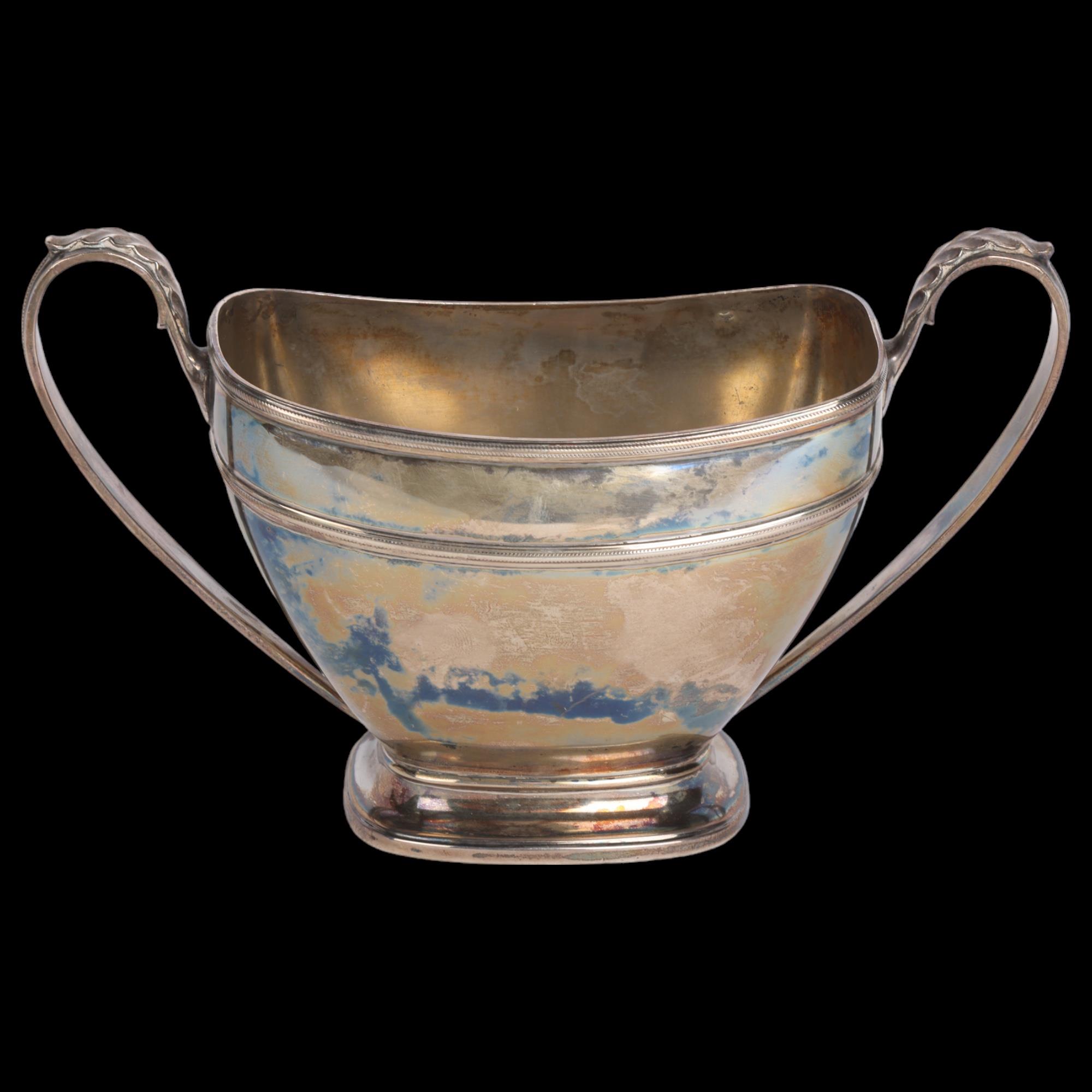 A George V silver 2-handled sugar bowl, Mappin & Webb, Sheffield 1918, width including handles 18.
