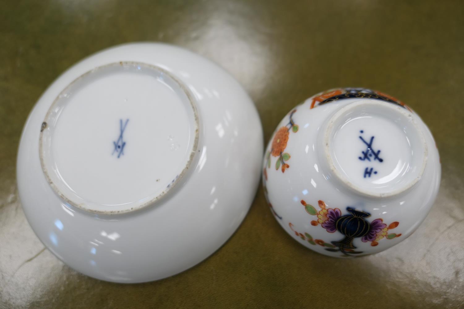 Meissen tea bowl and saucer, 18th Century, decorated in Imari palette, blue crossed swords mark ( - Image 4 of 8