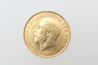 George V sovereign, 1913 (EF), weight approx. 7.98g (Please note condition is not noted. We strongly