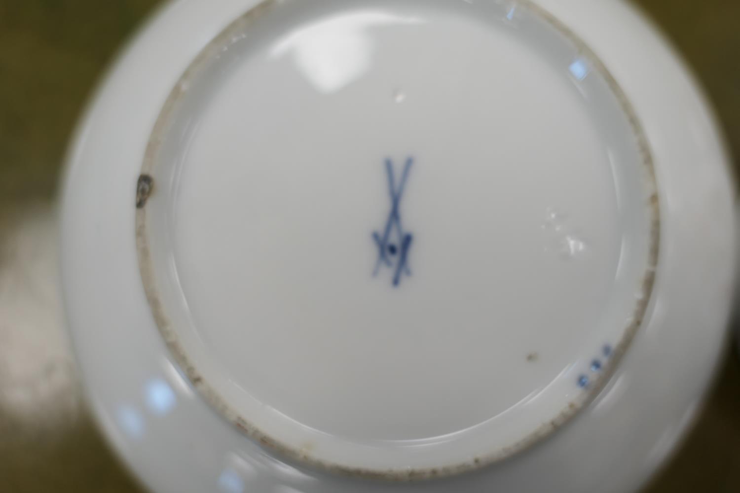 Meissen tea bowl and saucer, 18th Century, decorated in Imari palette, blue crossed swords mark ( - Image 5 of 8