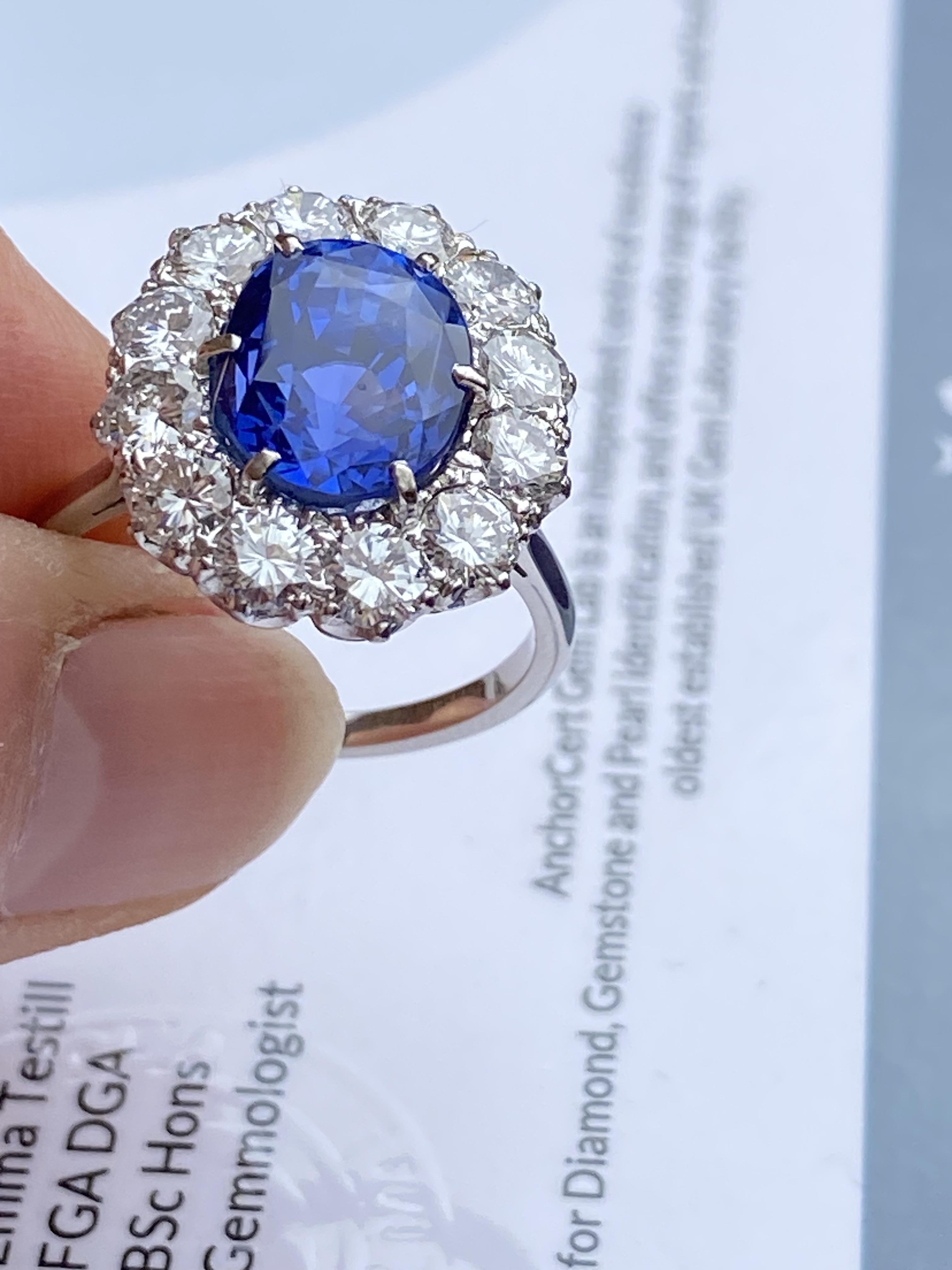 Fine sapphire and diamond cluster ring by Boodles, the mixed cushion cut natural sapphire - Image 8 of 10