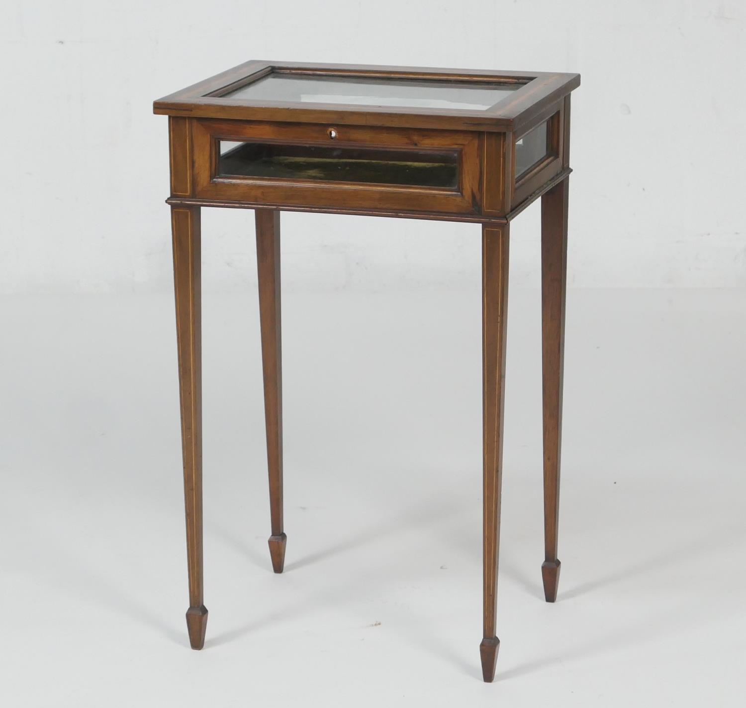 Late Victorian mahogany and satinwood banded collector's table vitrine, with lift up glass panel top