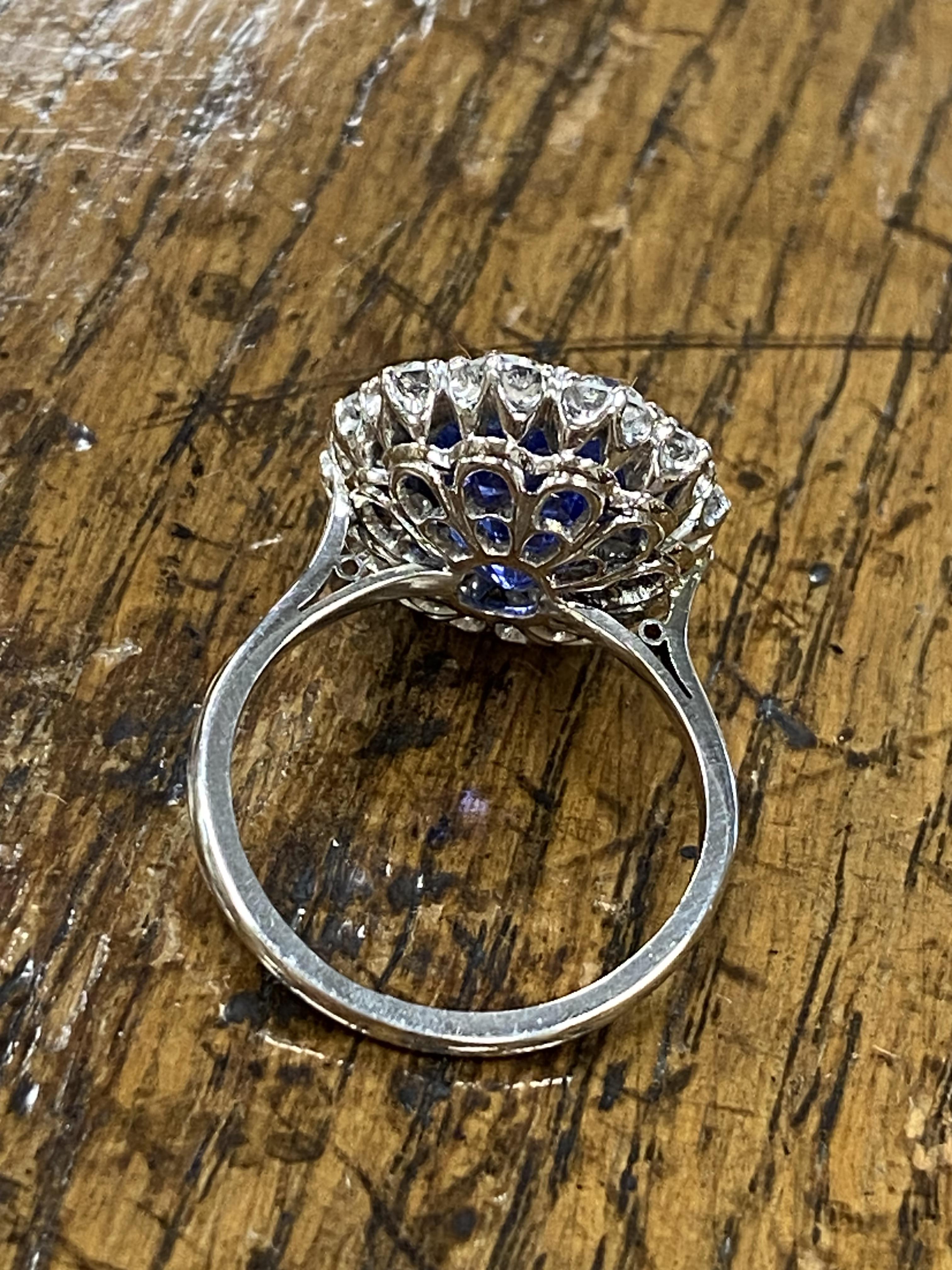 Fine sapphire and diamond cluster ring by Boodles, the mixed cushion cut natural sapphire - Image 4 of 10