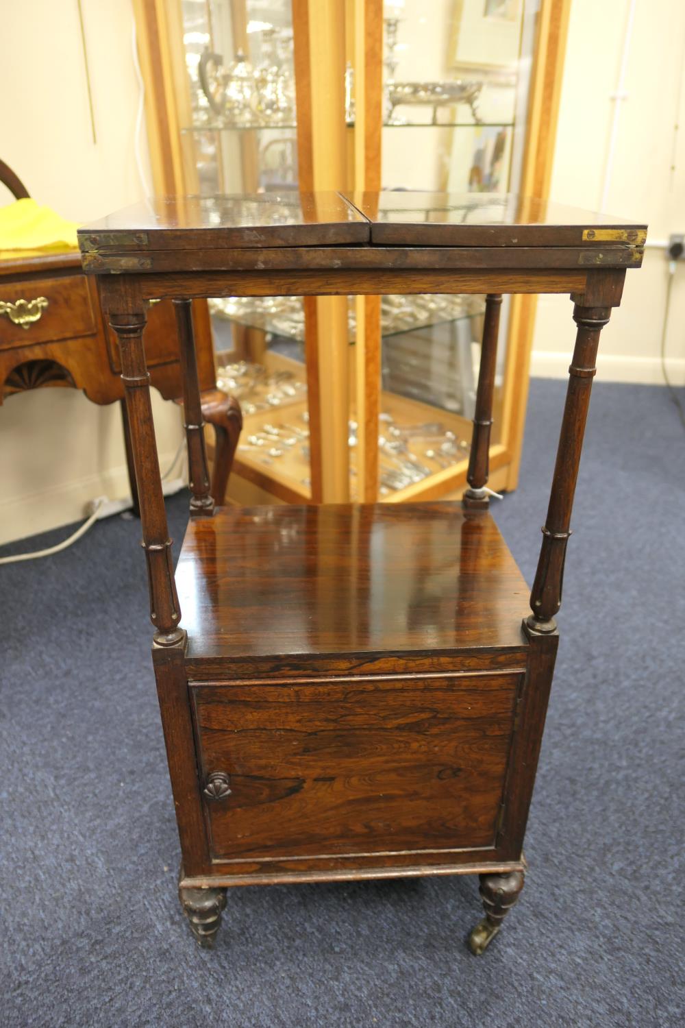 William IV rosewood washstand, square folding top on turned and tulip carved slender columns with - Image 3 of 8