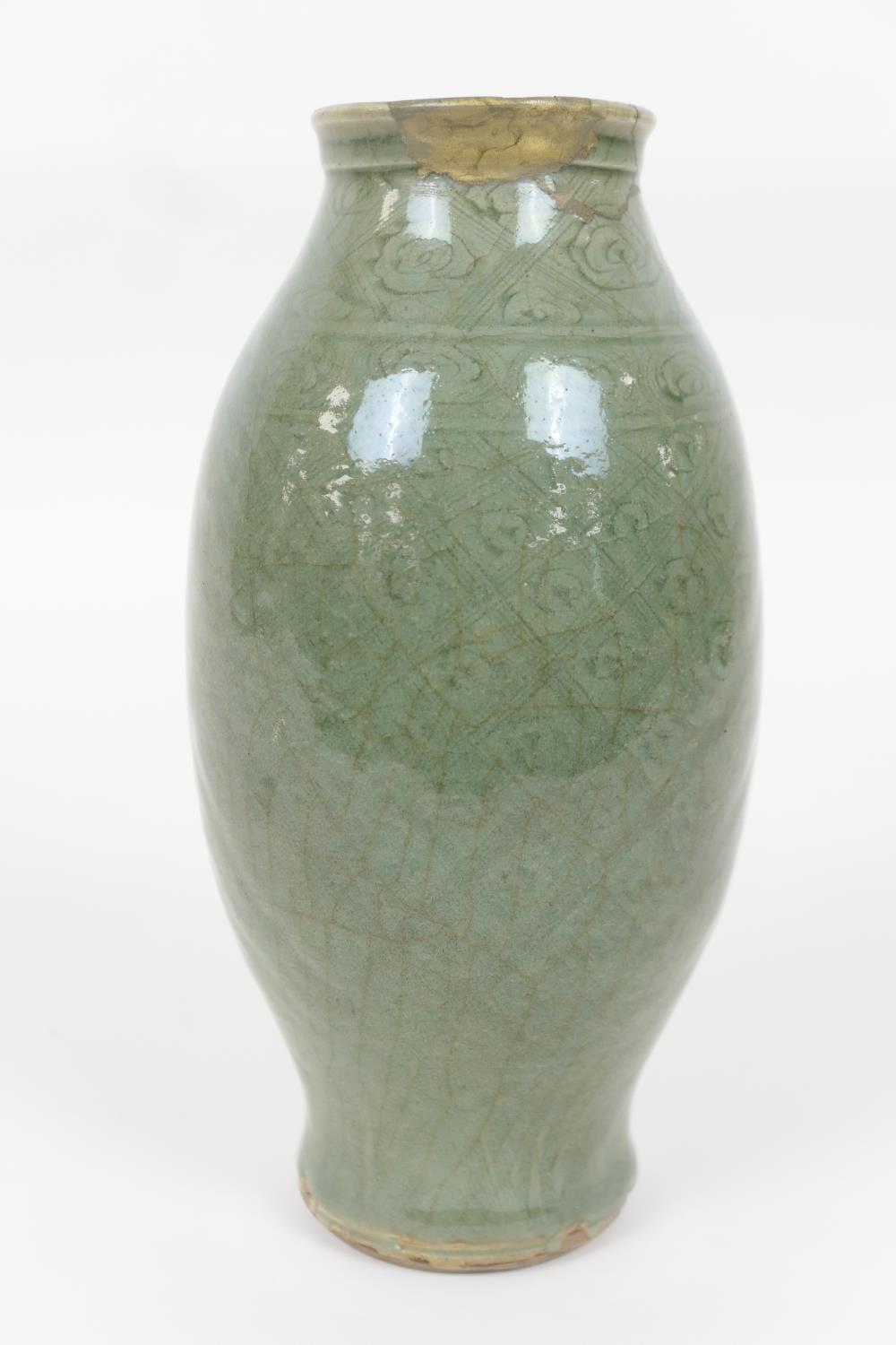 Chinese celadon vase, Ming Dynasty (1368-1644), ovoid form with carved lingzhi and trellis design - Image 2 of 8