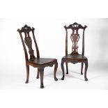 A pair of chairs