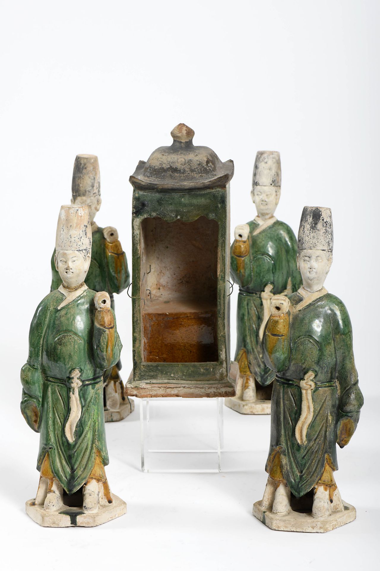 Palanquin and palanquin carriers - Image 8 of 8