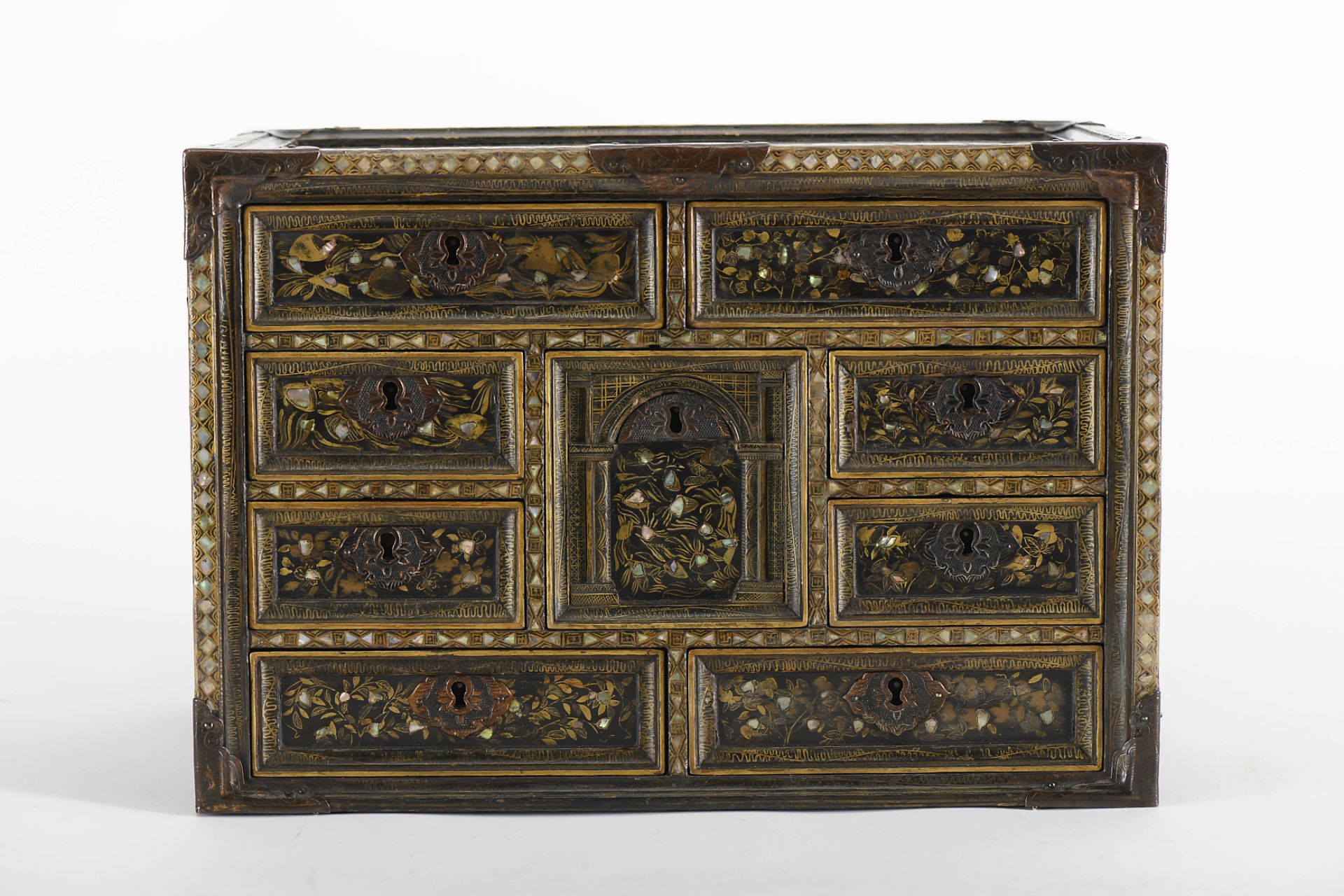 A nine drawer cabinet - Bild 2 aus 4