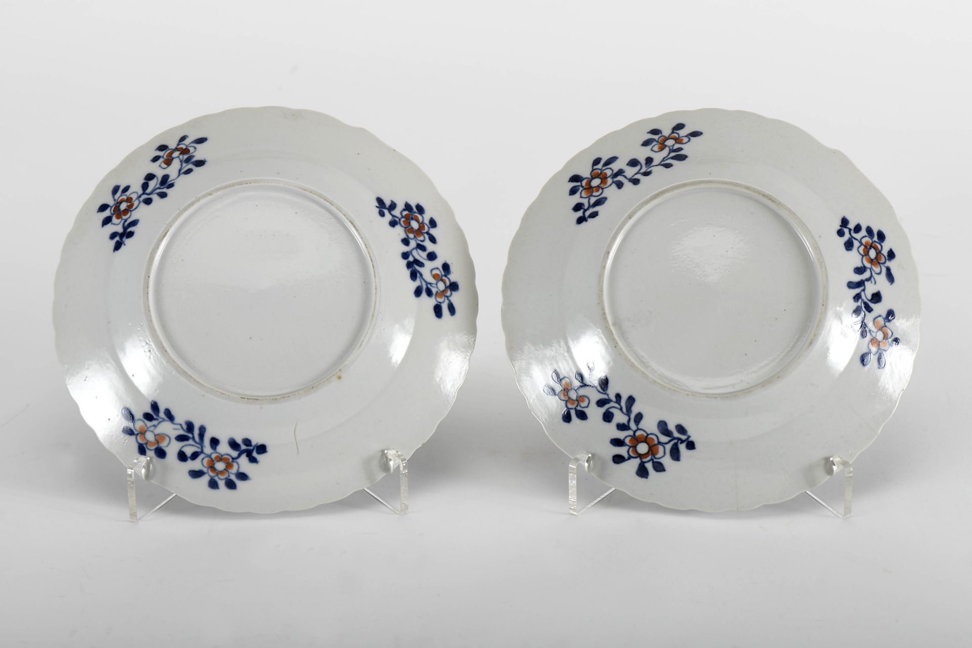 A pair of scalloped dessert plates - Image 2 of 2