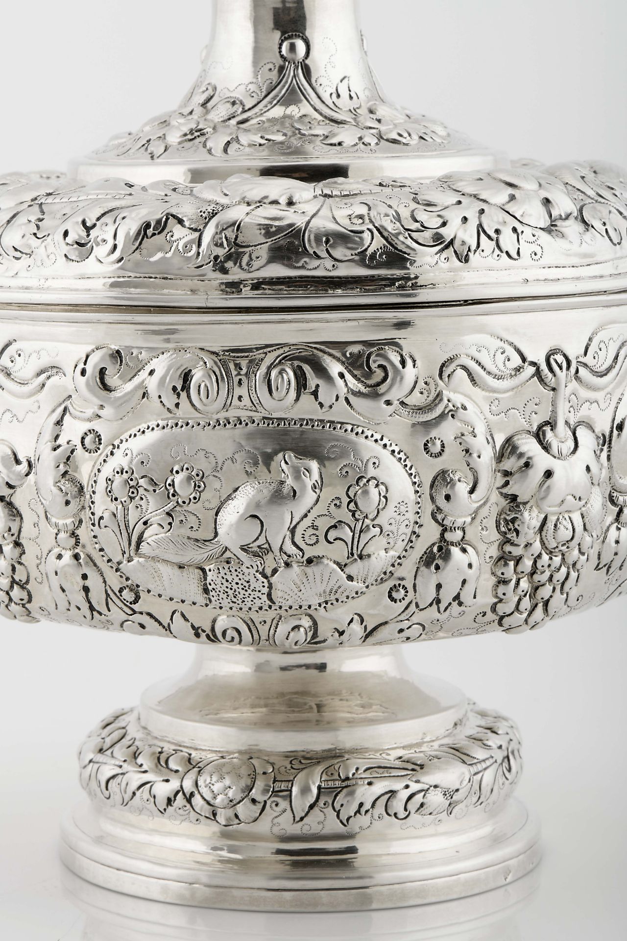 An "Olha" tureen with presentoir - Image 10 of 17