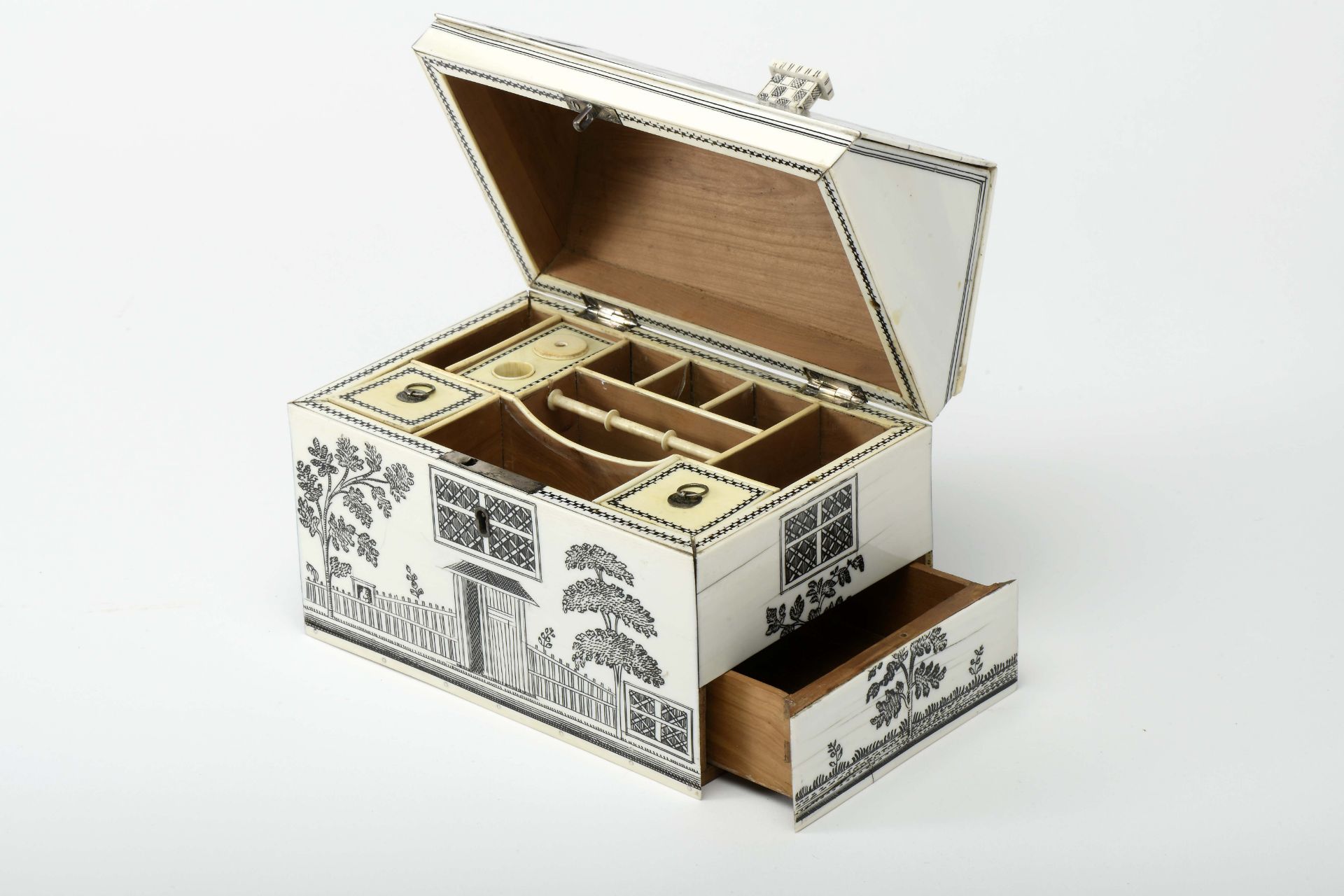 A sewing box "House" - Image 3 of 7