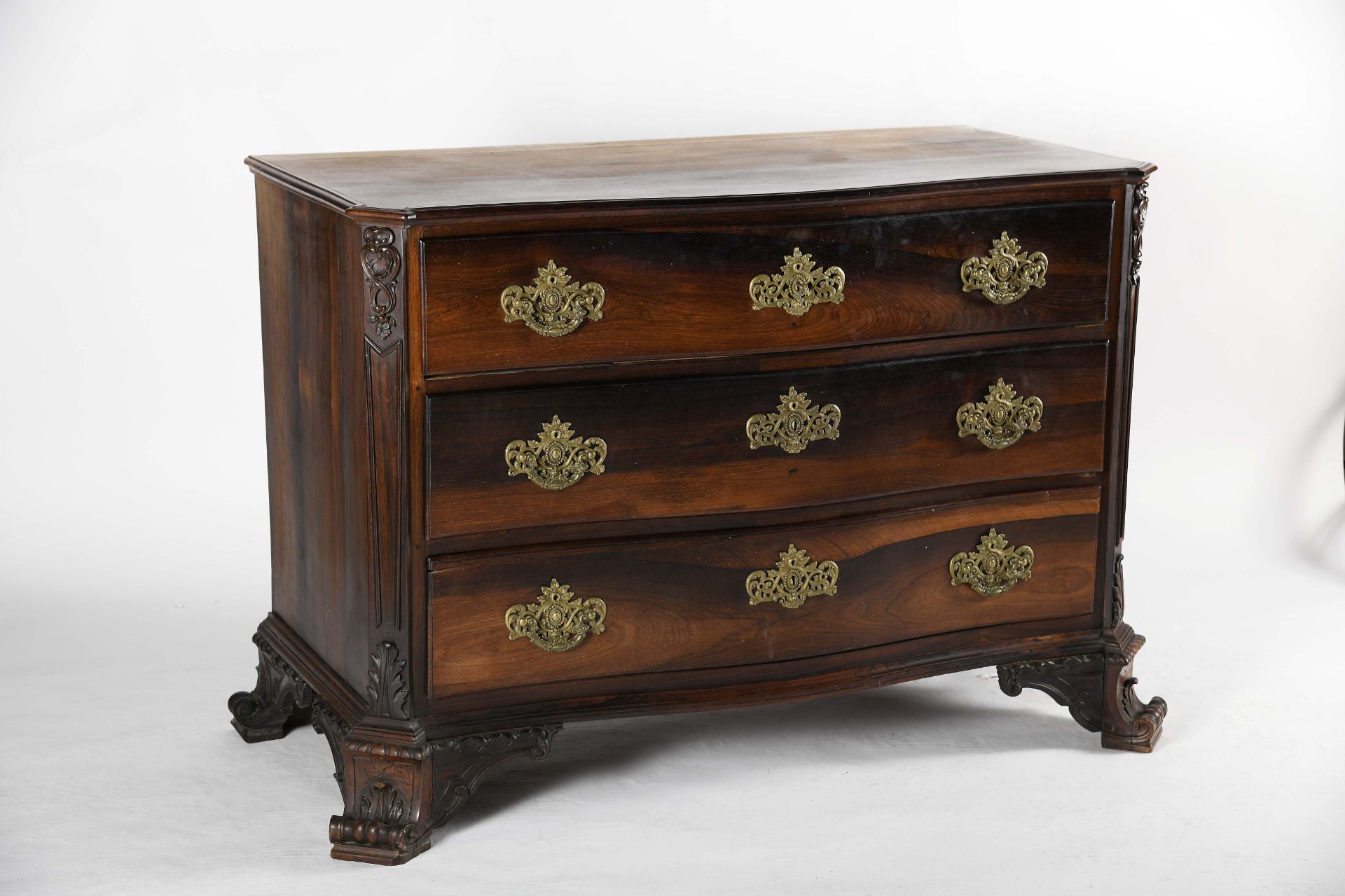 A chest of drawers - Bild 2 aus 2