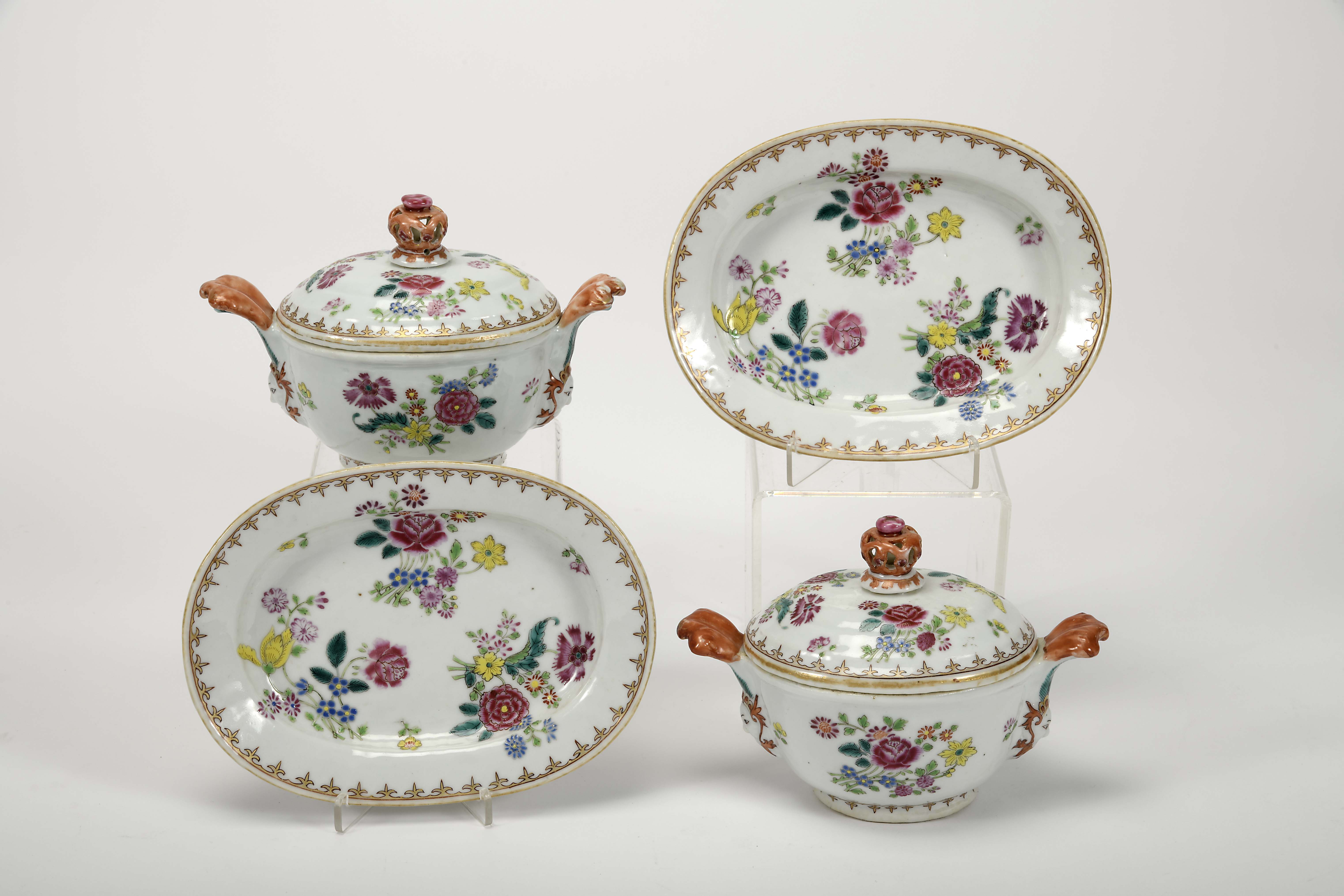 A pair of small tureens with stands - Image 3 of 5